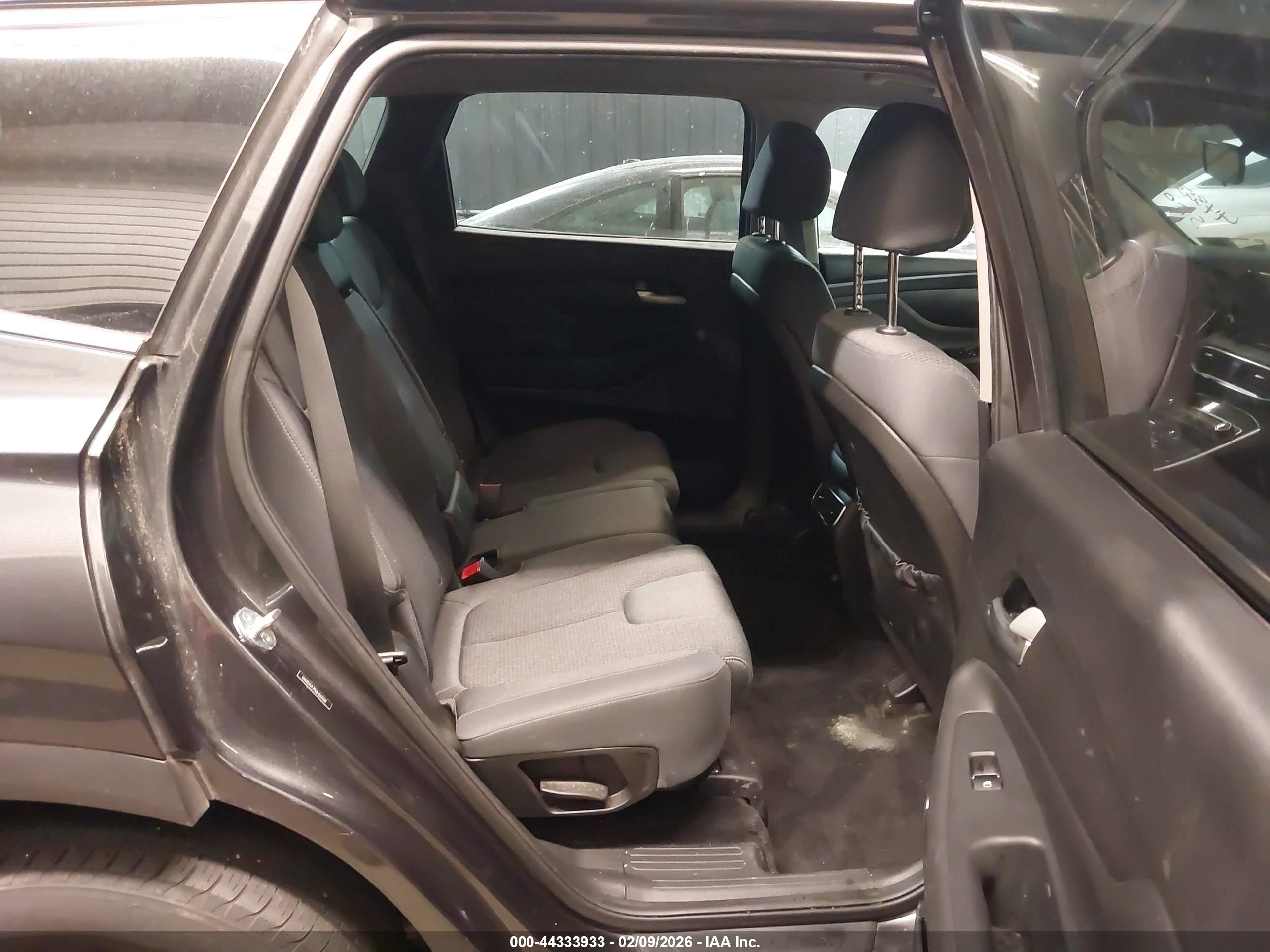 HYUNDAI SANTA image 8