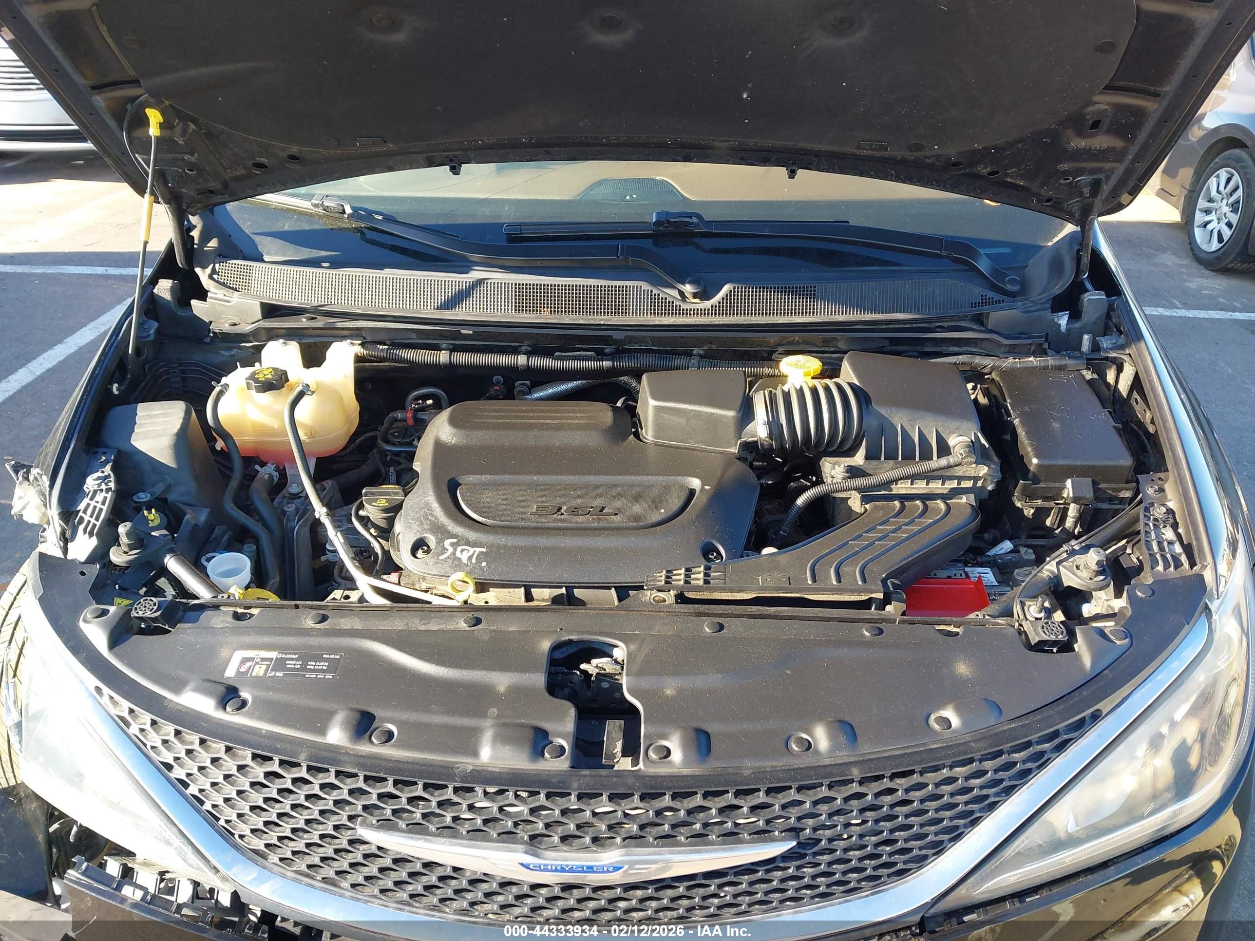 CHRYSLER PACIFICA image 10