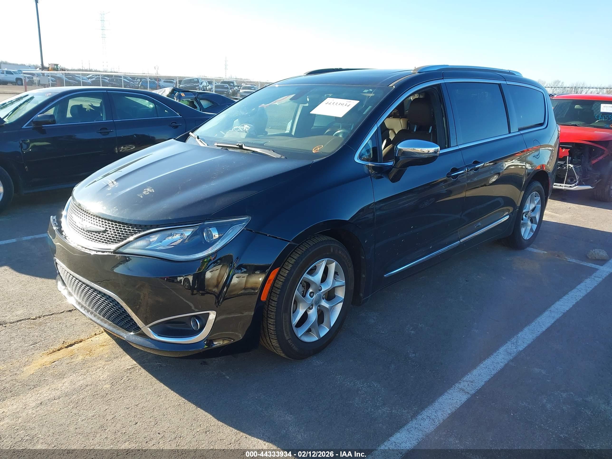 CHRYSLER PACIFICA image 2
