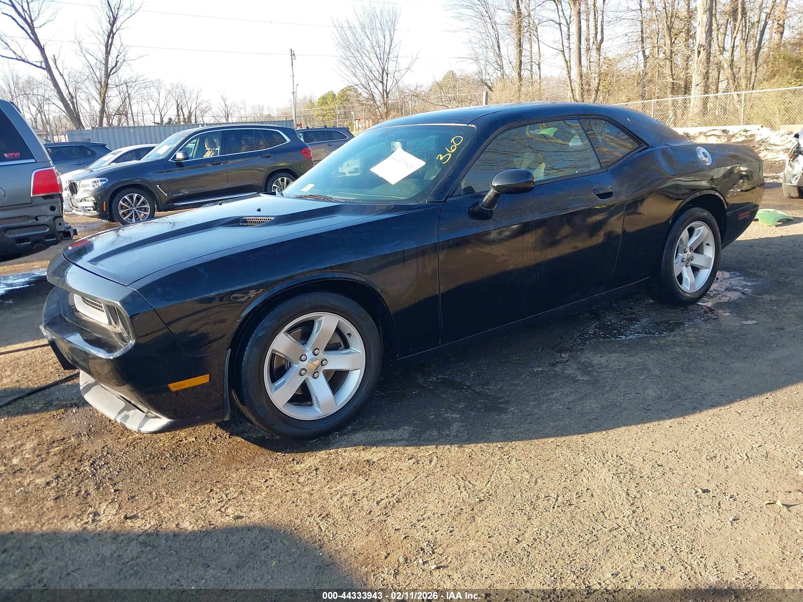 DODGE CHALLENGER image 2