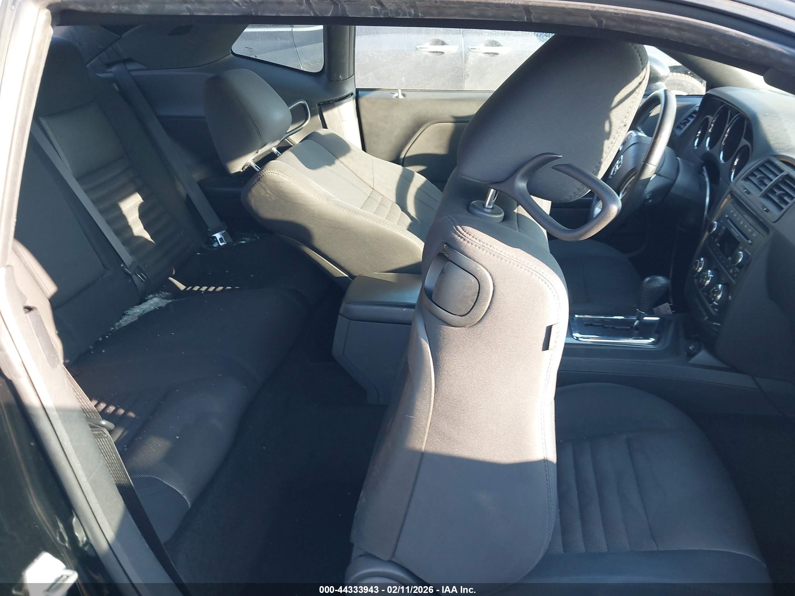 DODGE CHALLENGER image 8