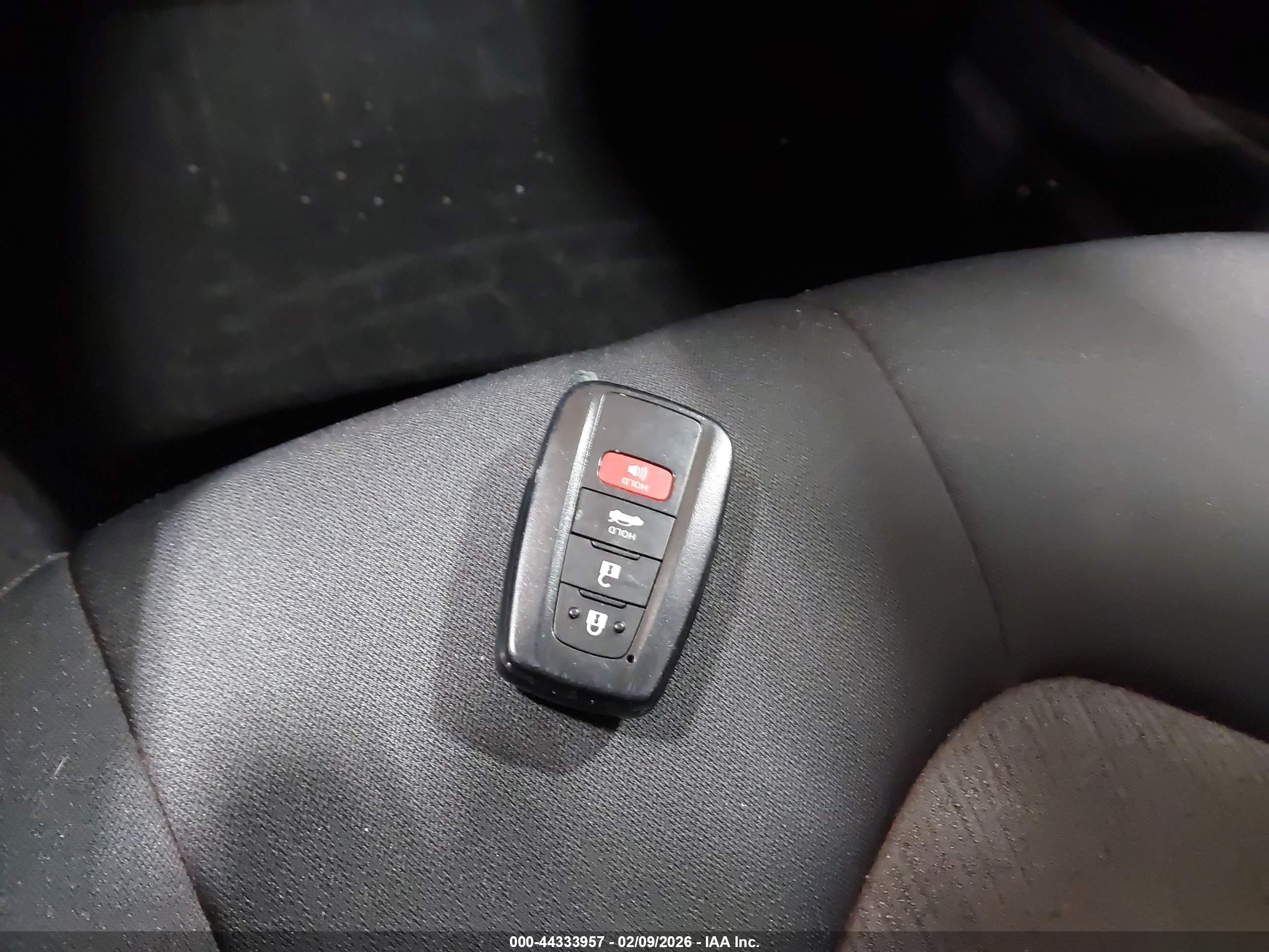 TOYOTA CAMRY image 11