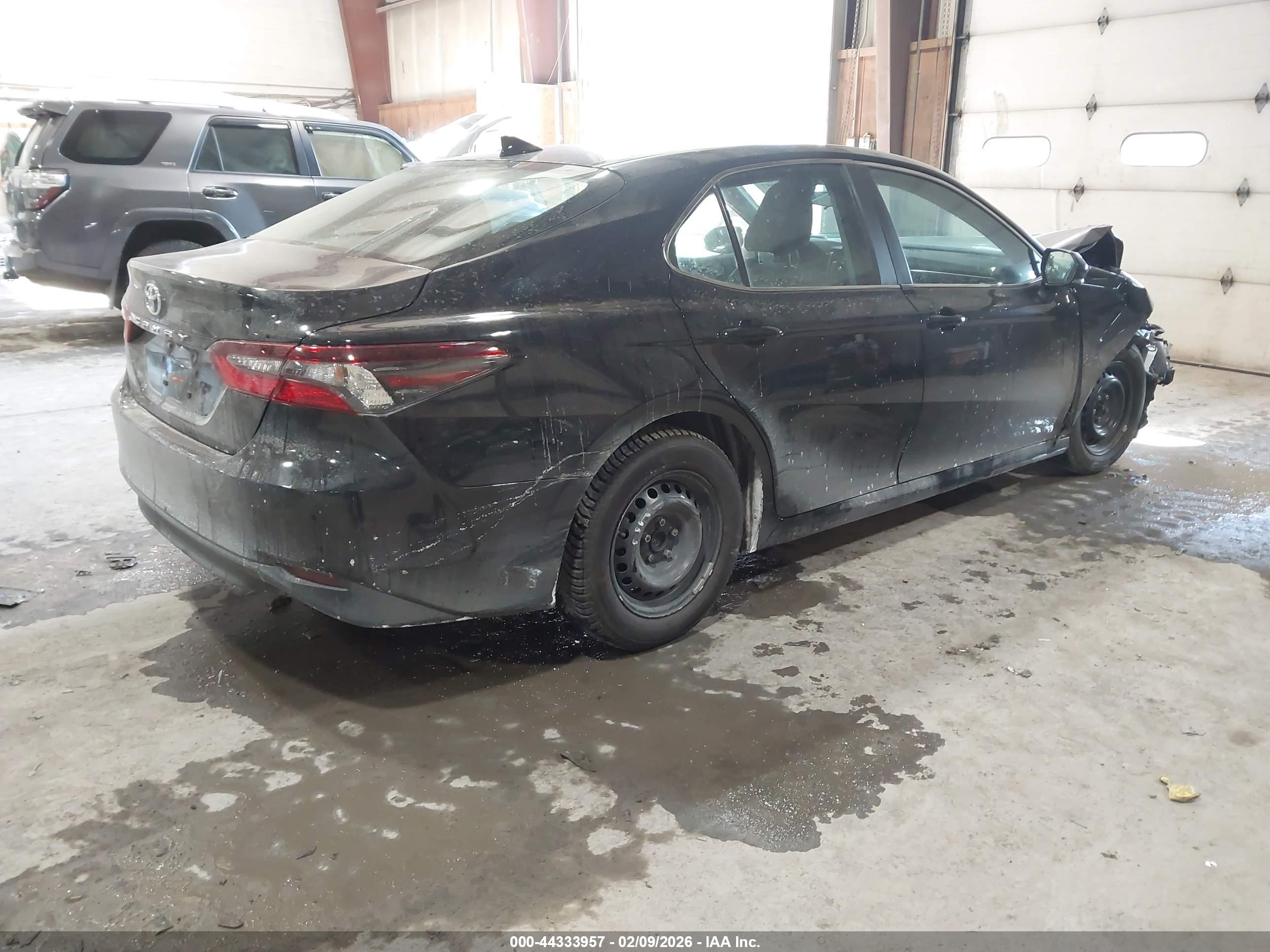TOYOTA CAMRY image 4