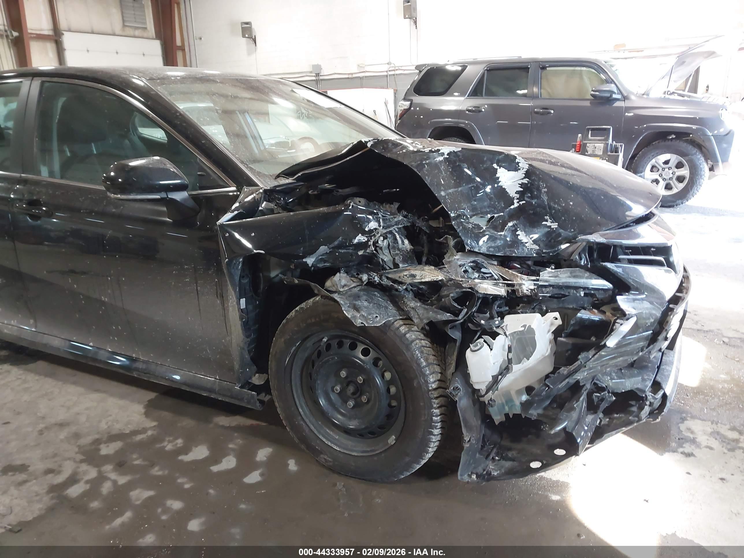 TOYOTA CAMRY image 6