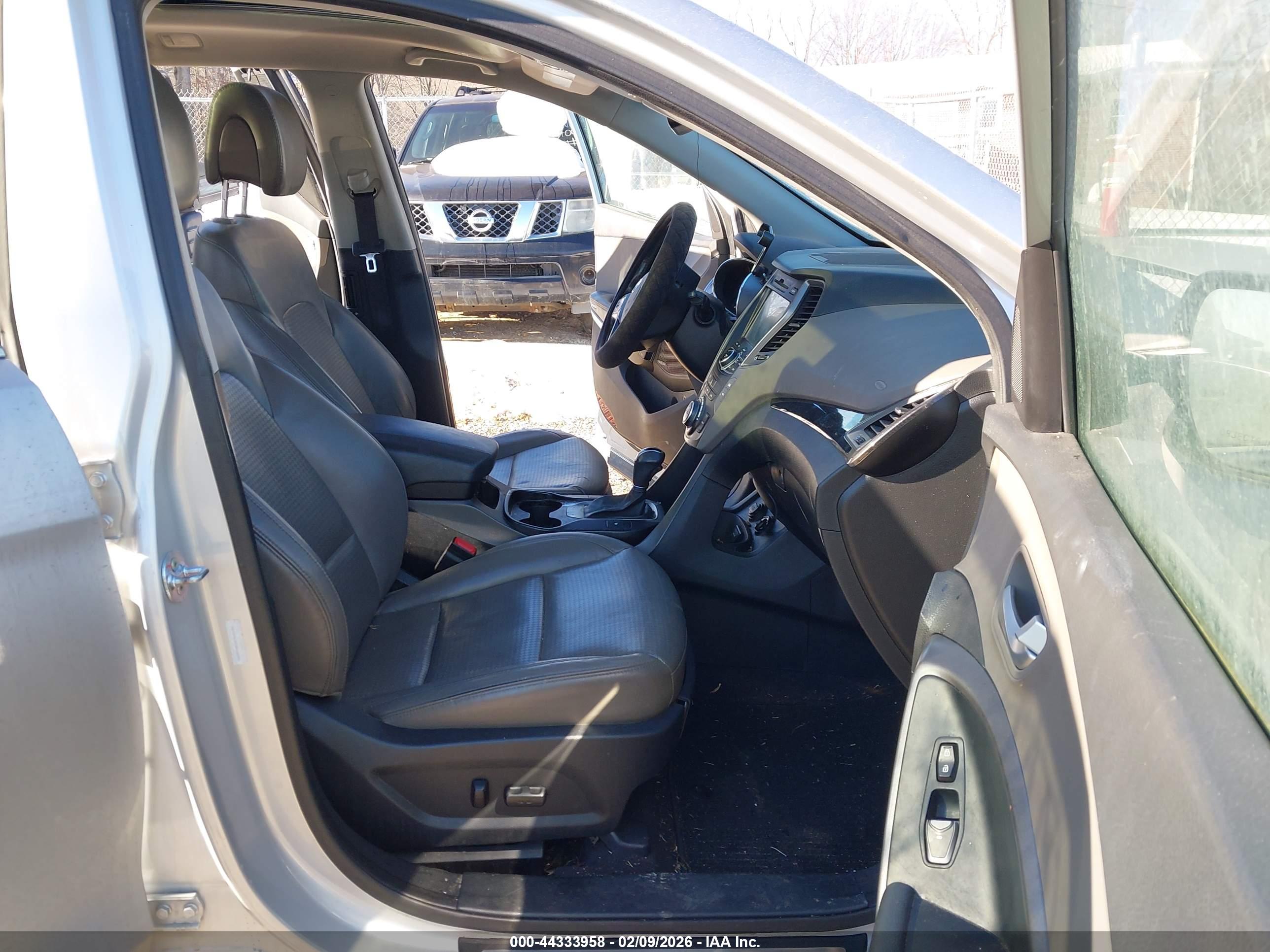 HYUNDAI SANTA image 5