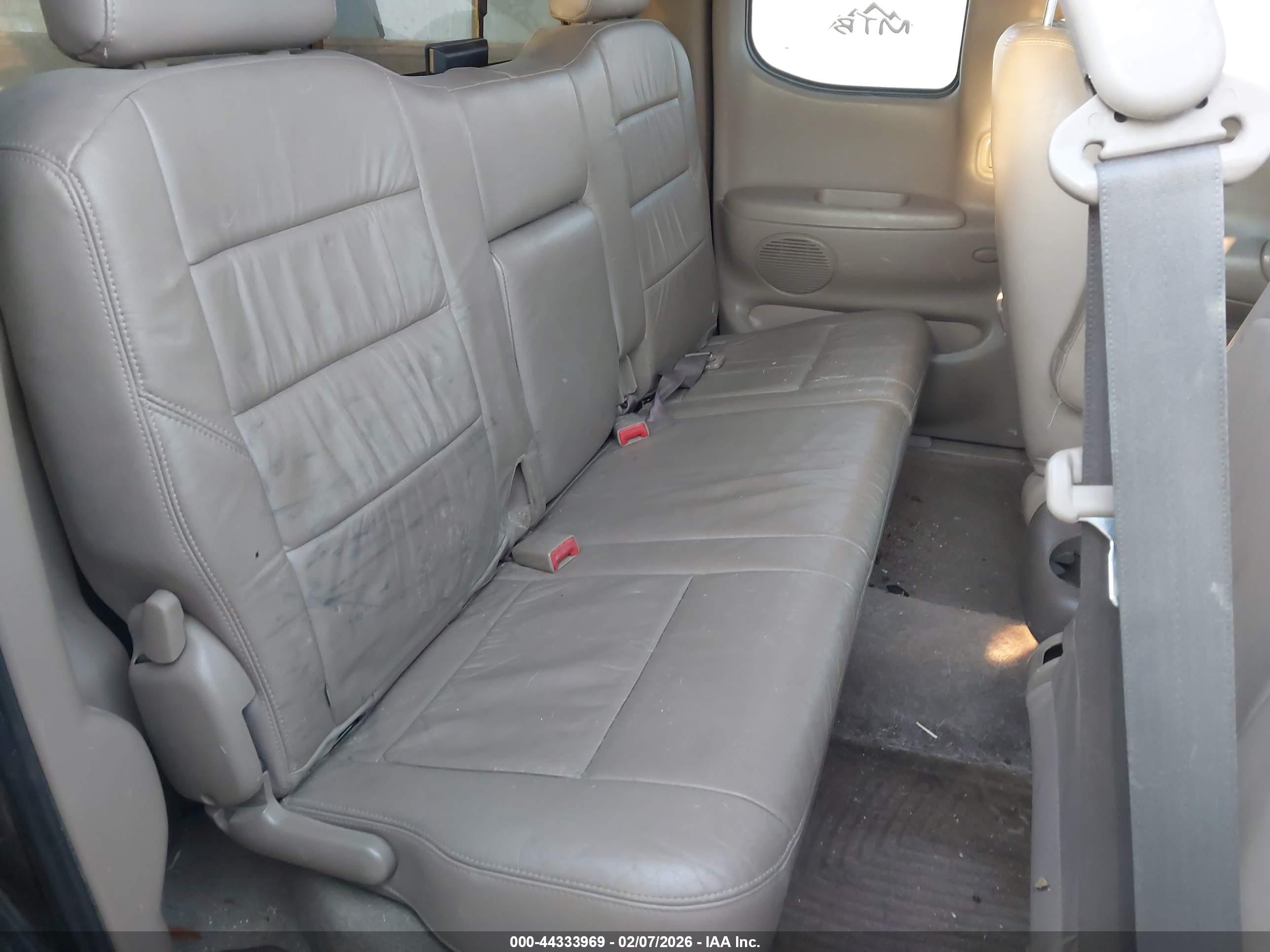 TOYOTA TUNDRA image 8