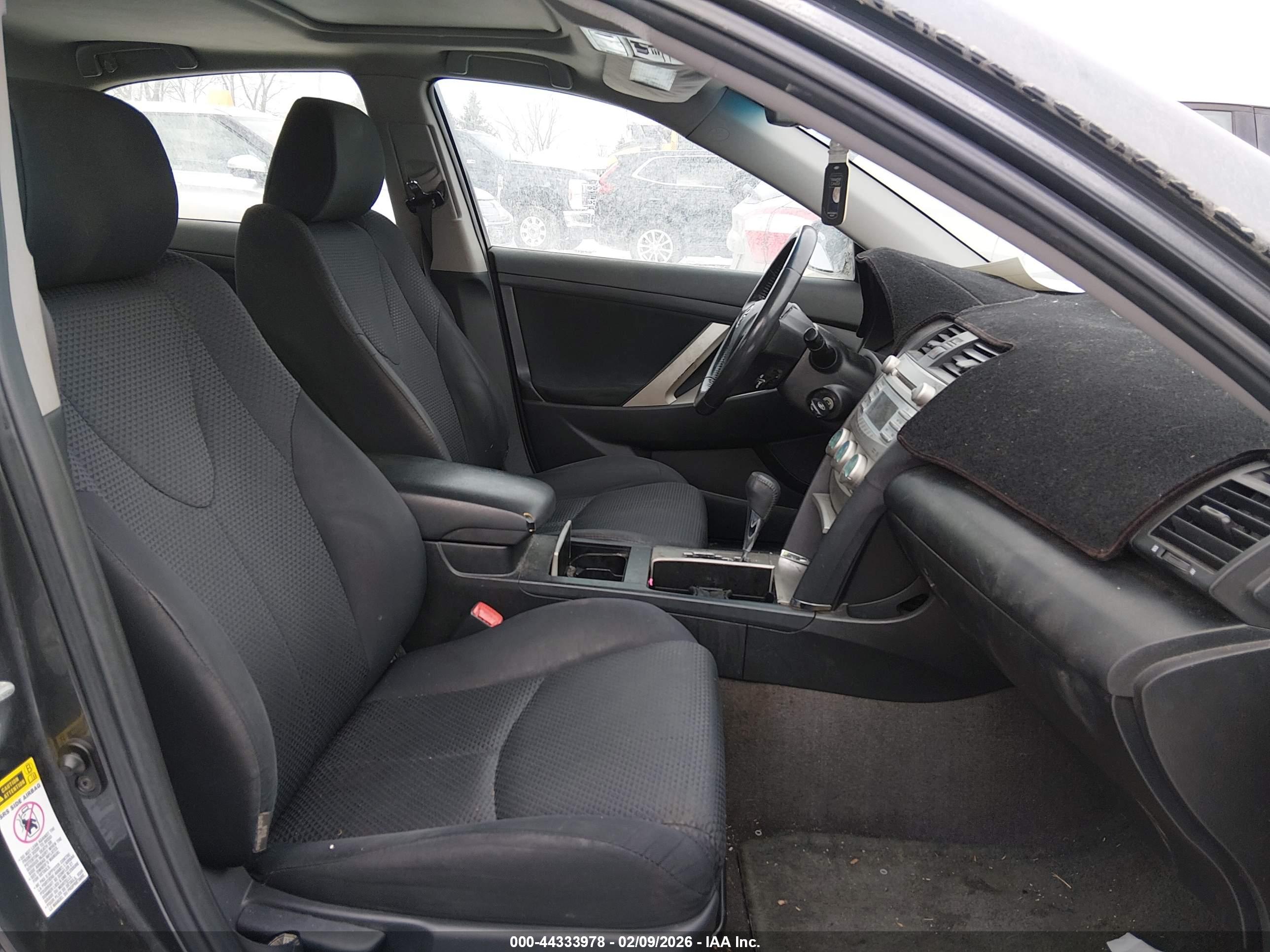 TOYOTA CAMRY image 5