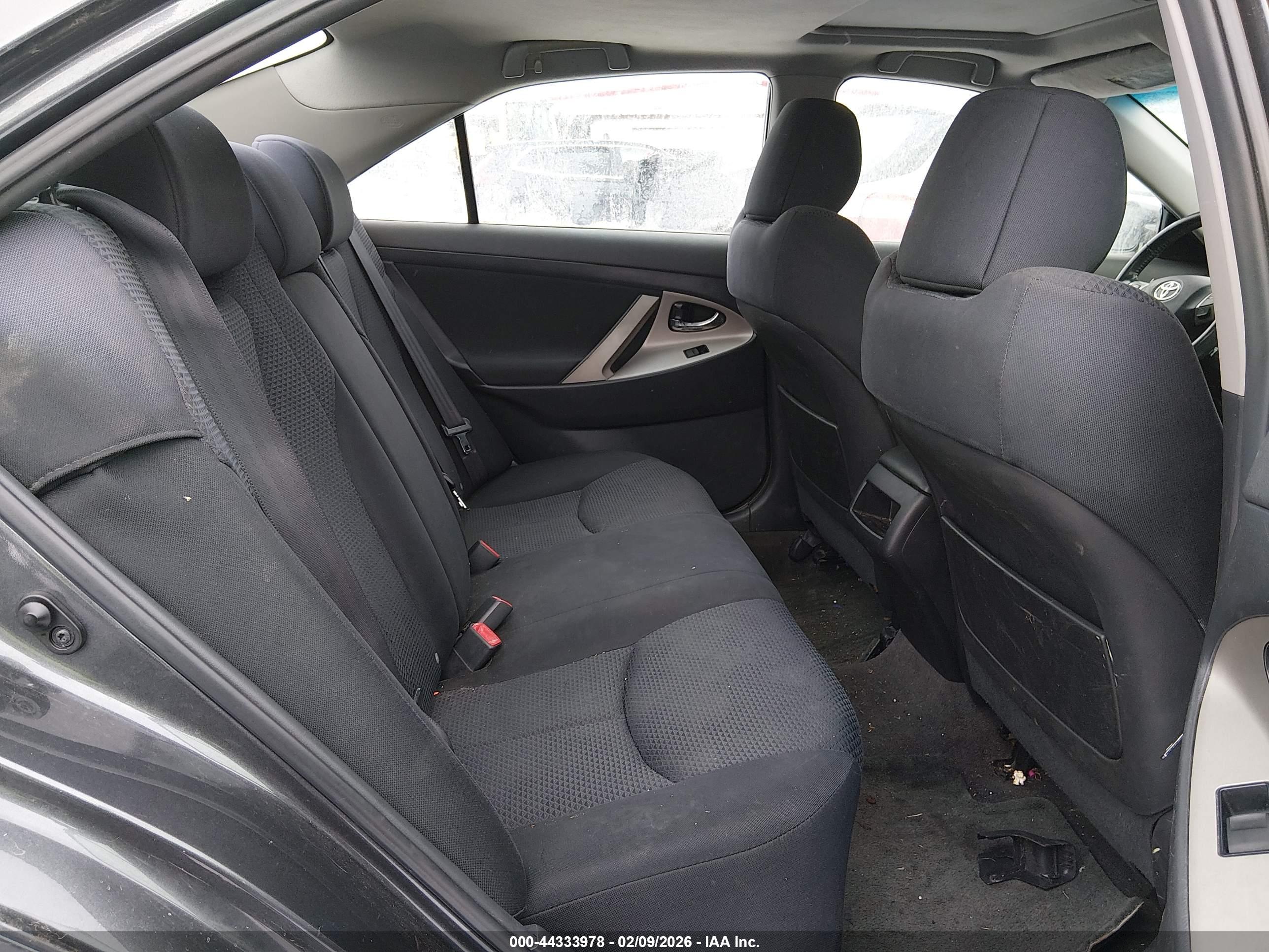 TOYOTA CAMRY image 8