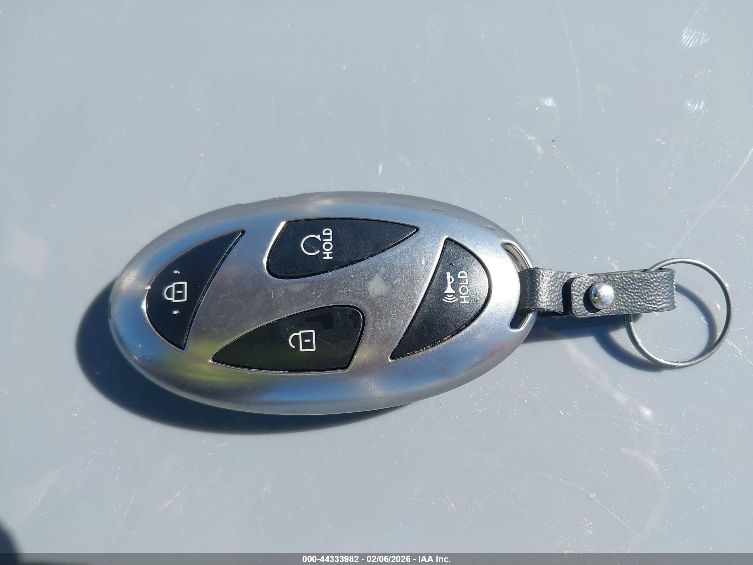 HYUNDAI SANTA image 11