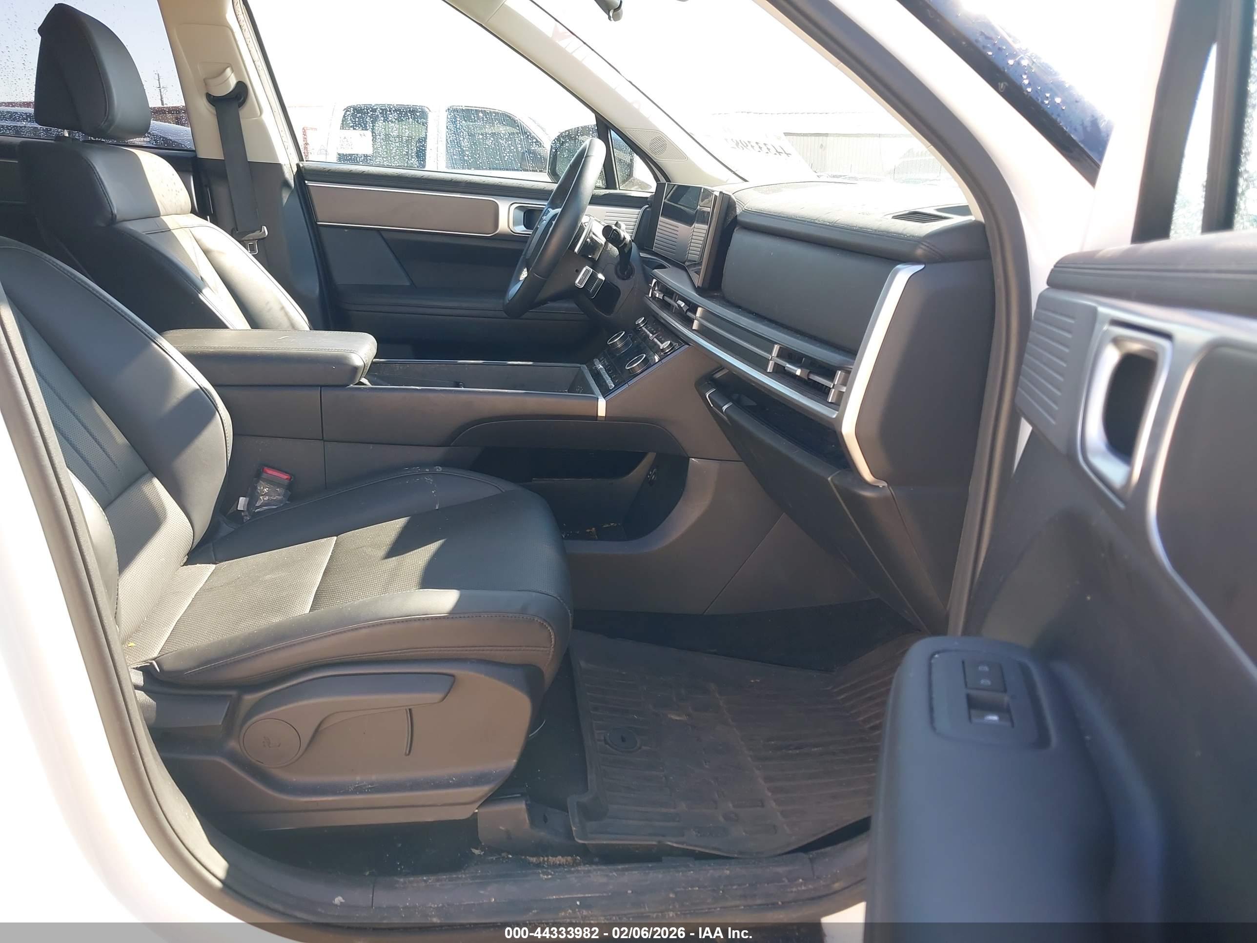 HYUNDAI SANTA image 5
