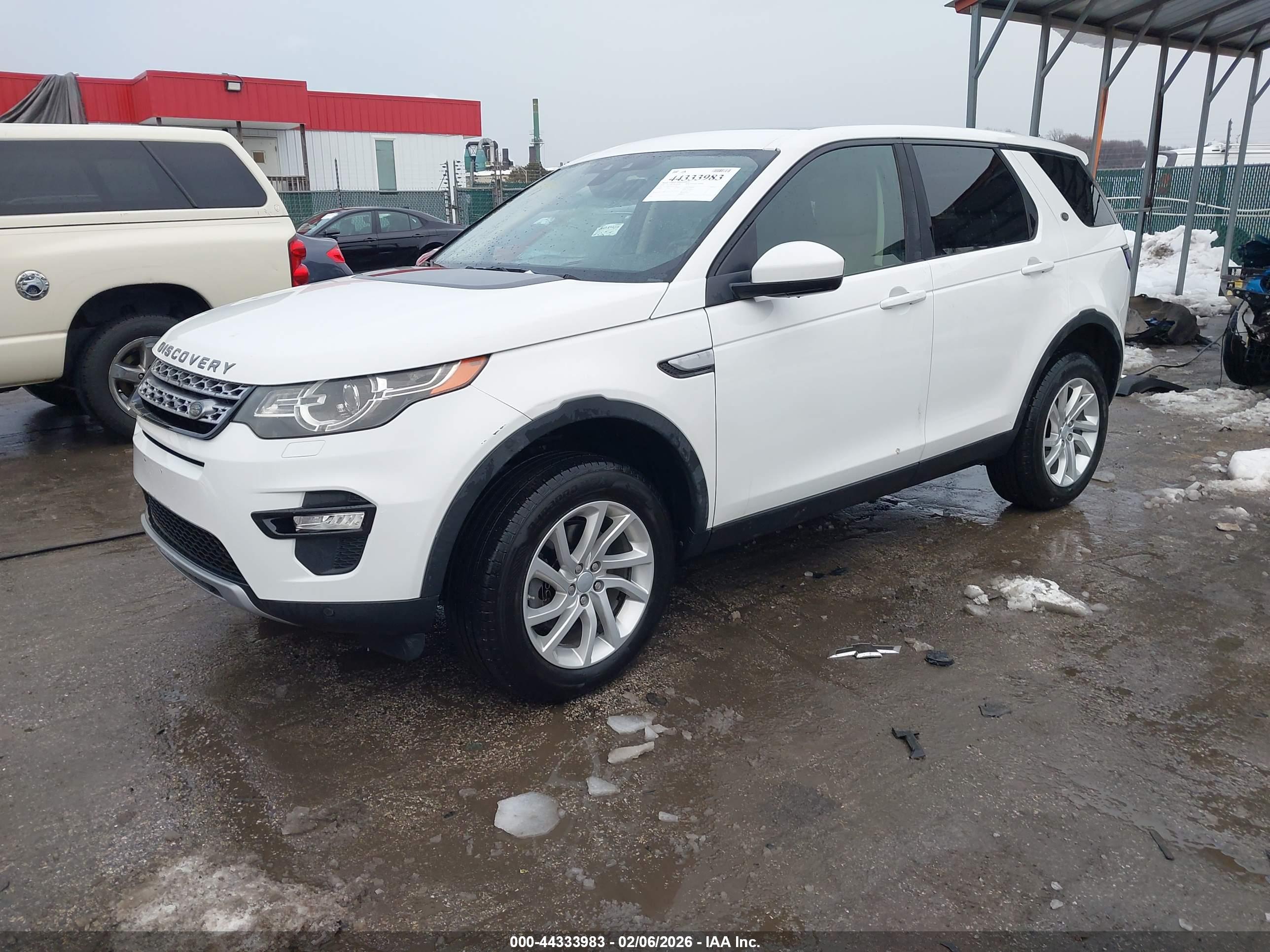 LAND ROVER image 2