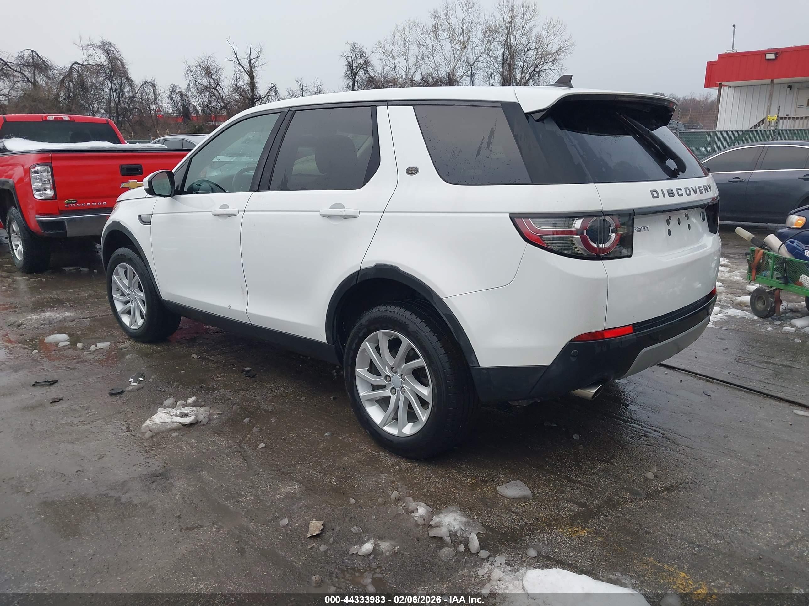 LAND ROVER image 3