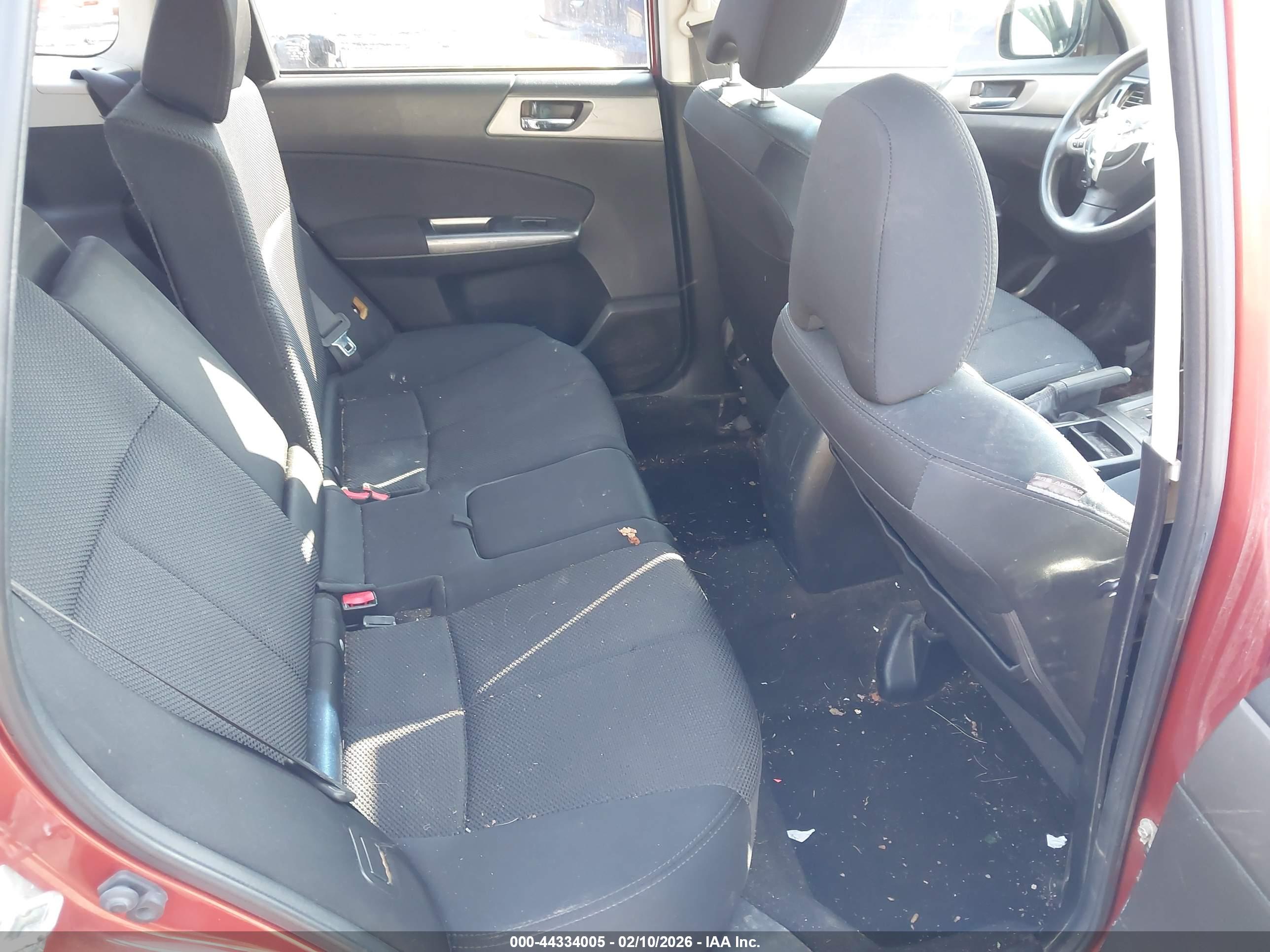 SUBARU FORESTER image 8