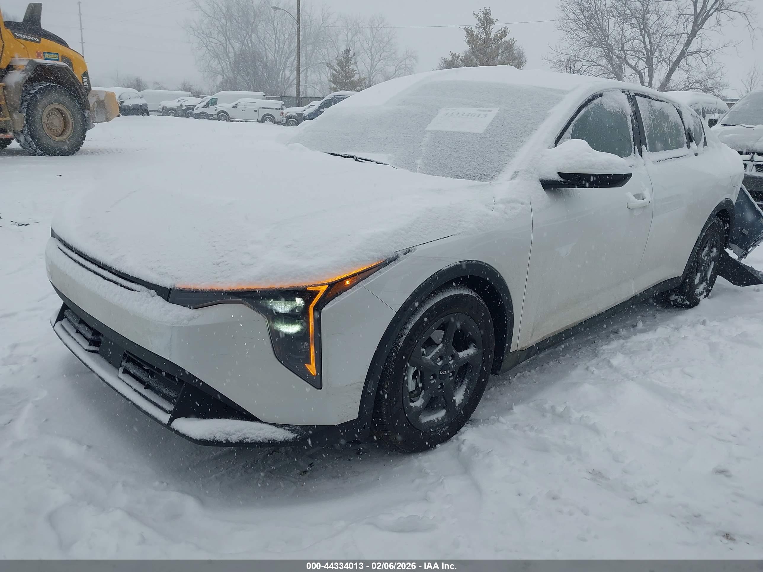 KIA K4 image 2