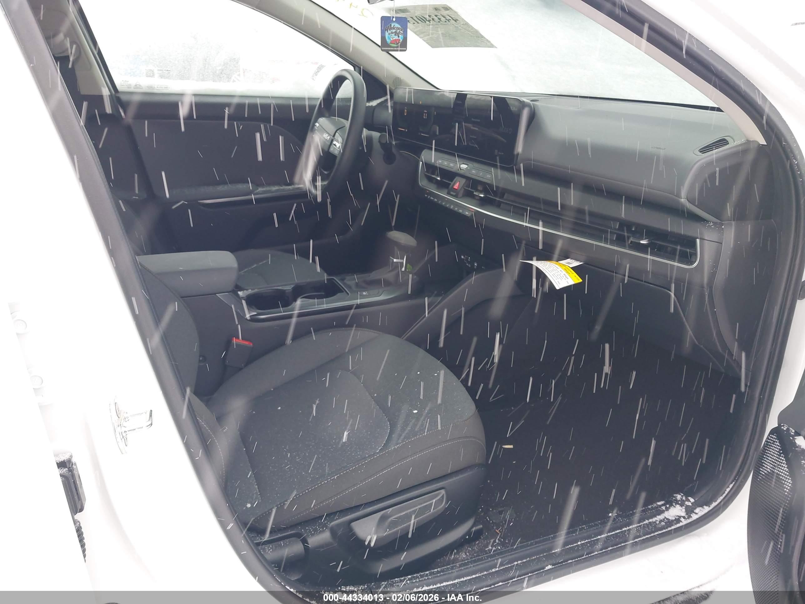 KIA K4 image 5