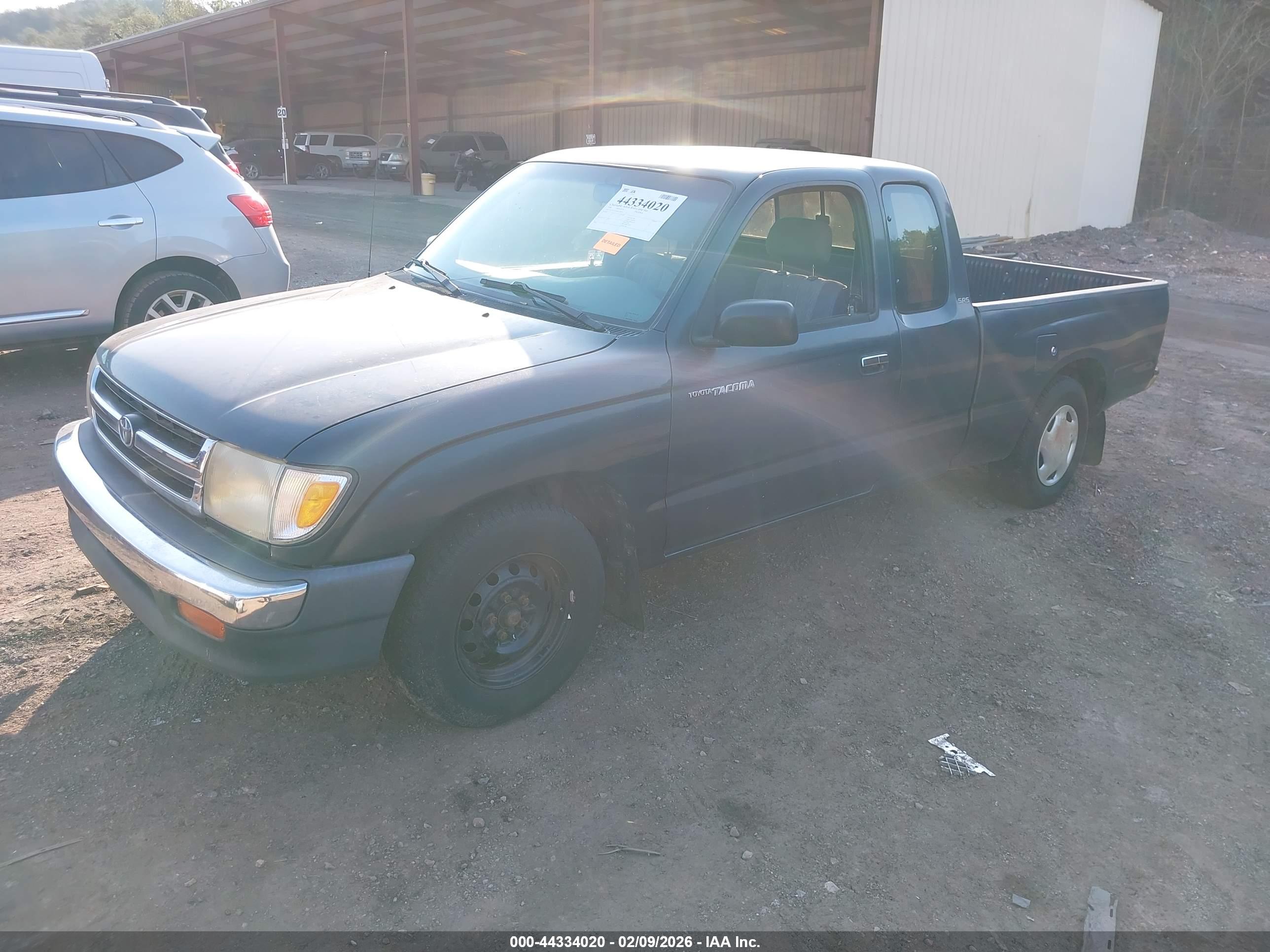 TOYOTA TACOMA image 2