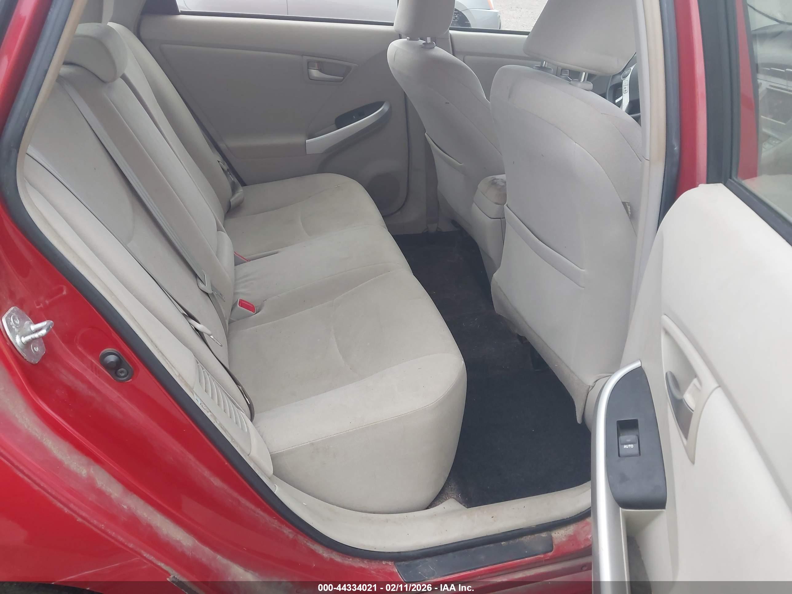 TOYOTA PRIUS image 8