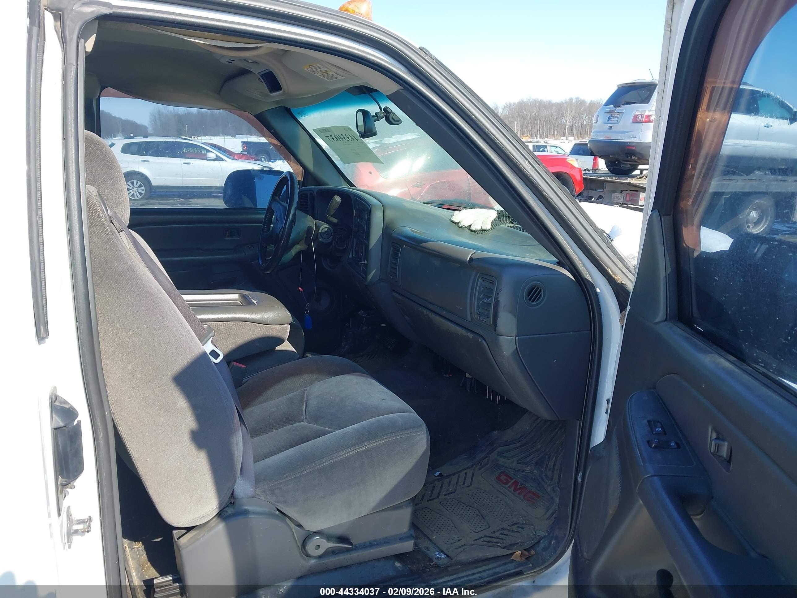 GMC SIERRA image 5