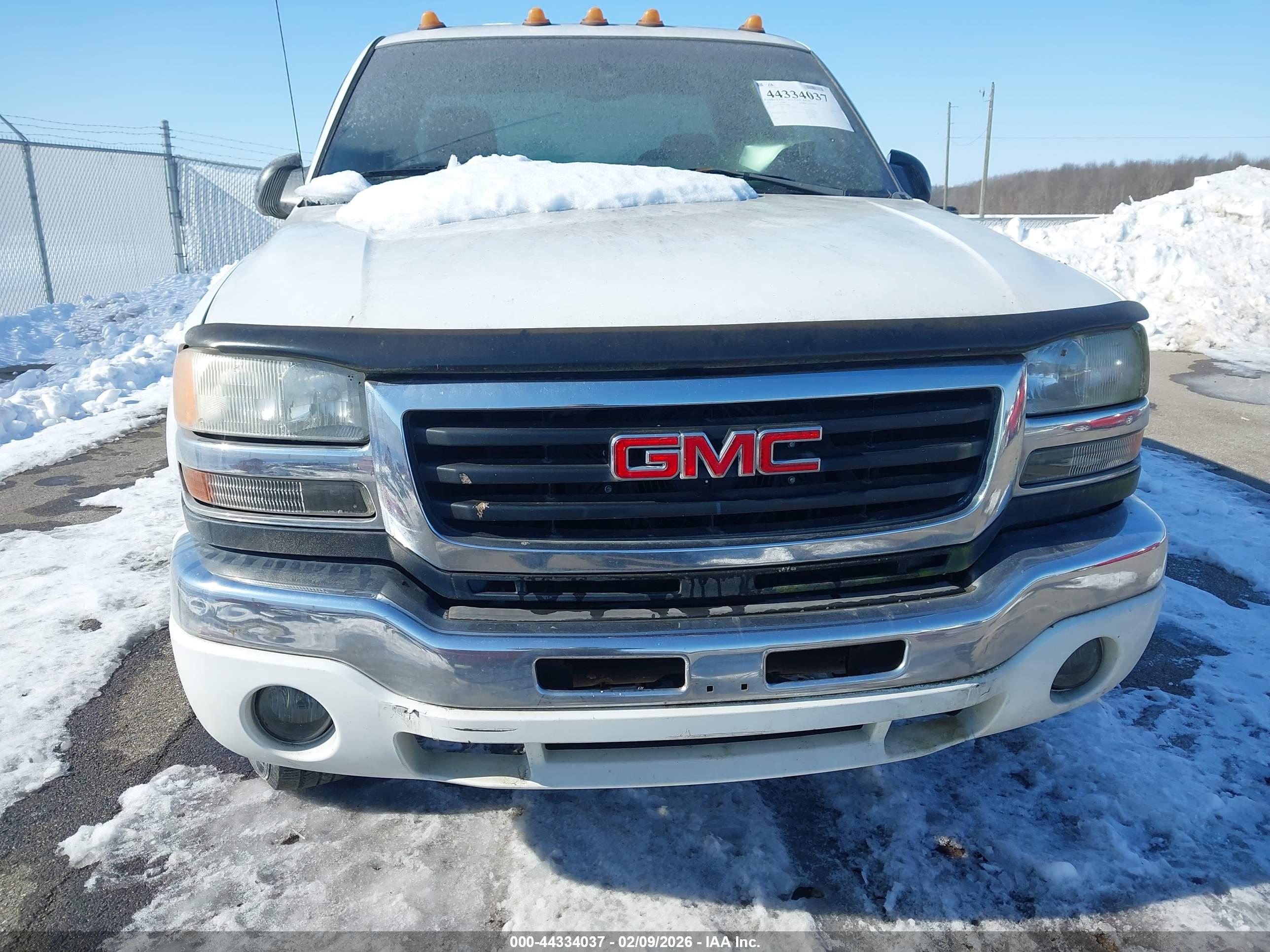 GMC SIERRA image 6