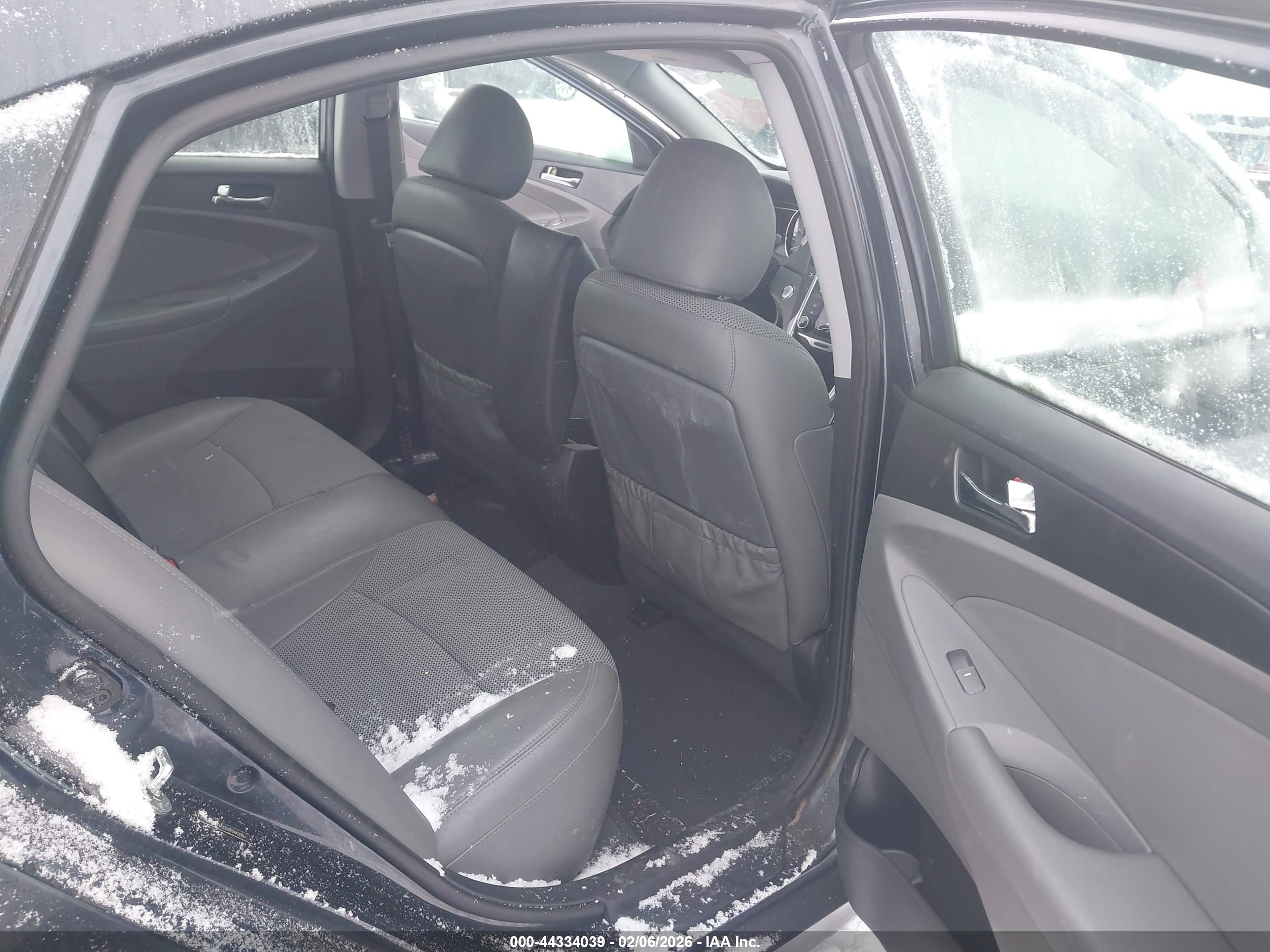 HYUNDAI SONATA image 8