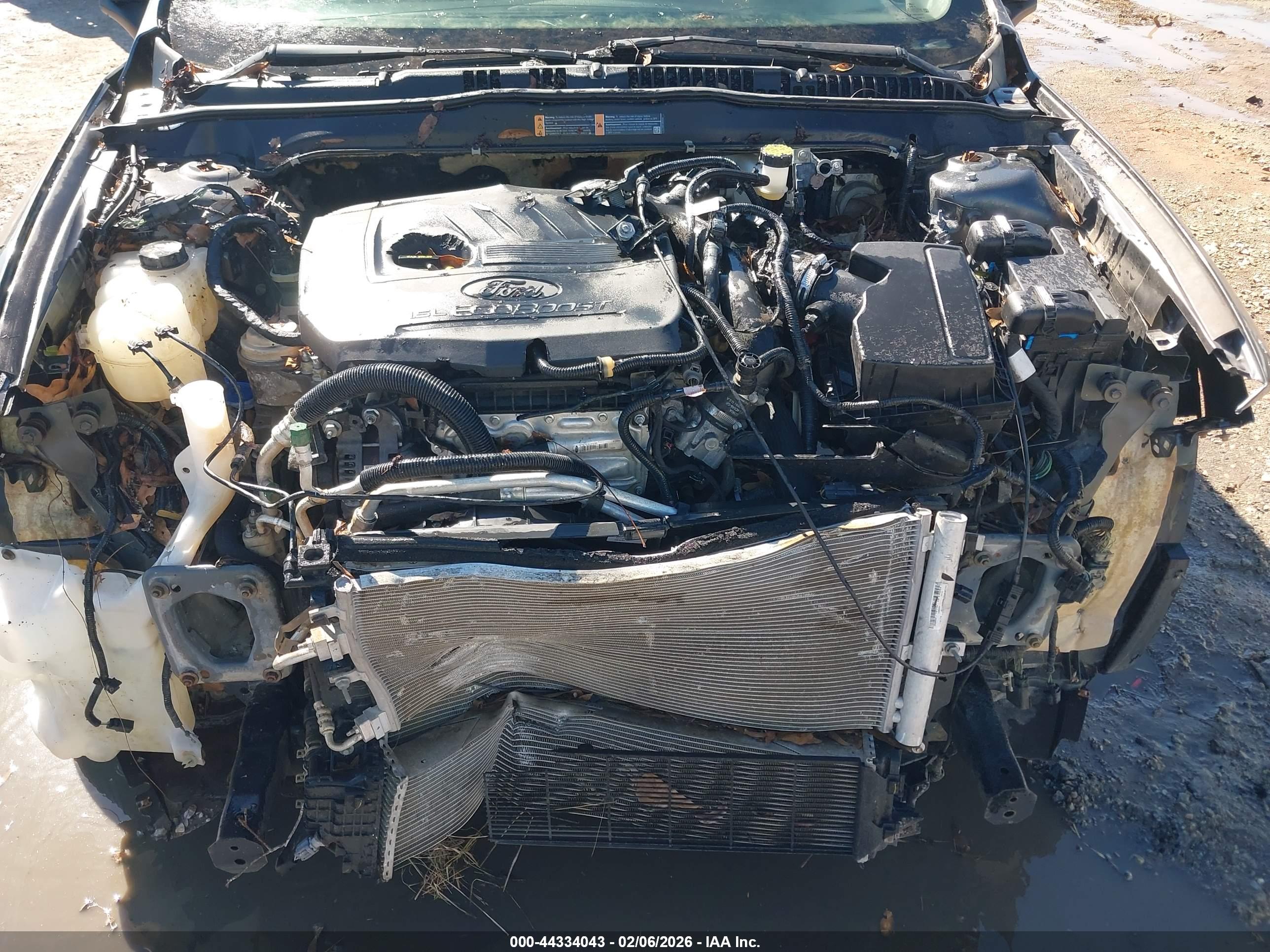 FORD FUSION image 10