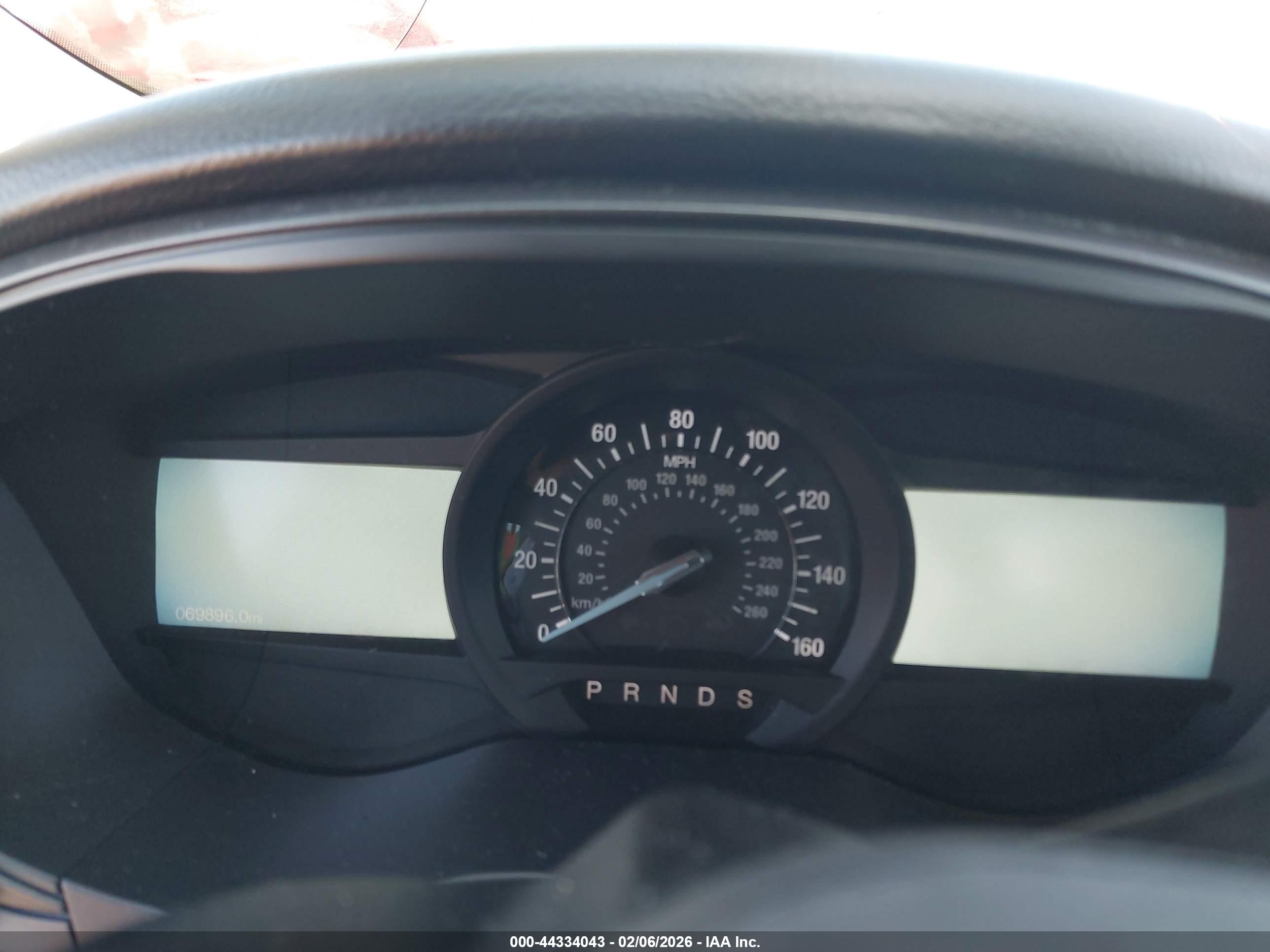 FORD FUSION image 7