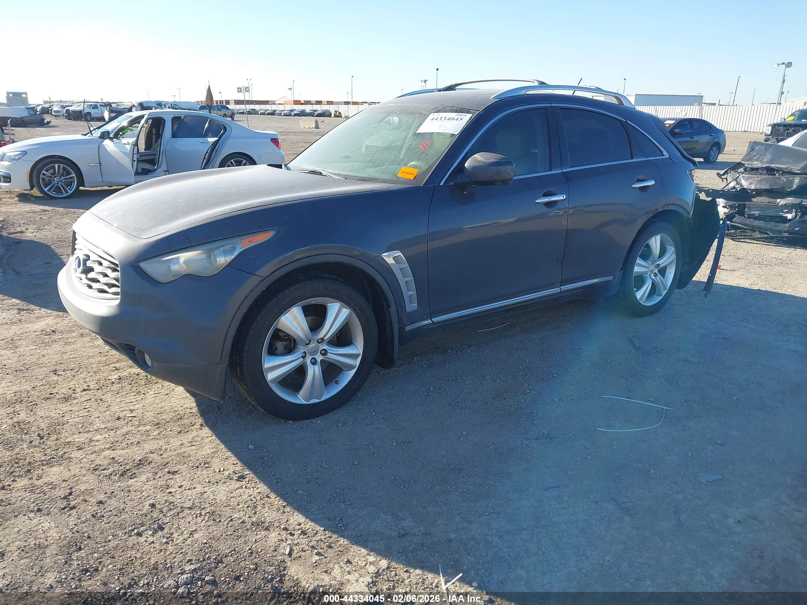 INFINITI FX35 image 2