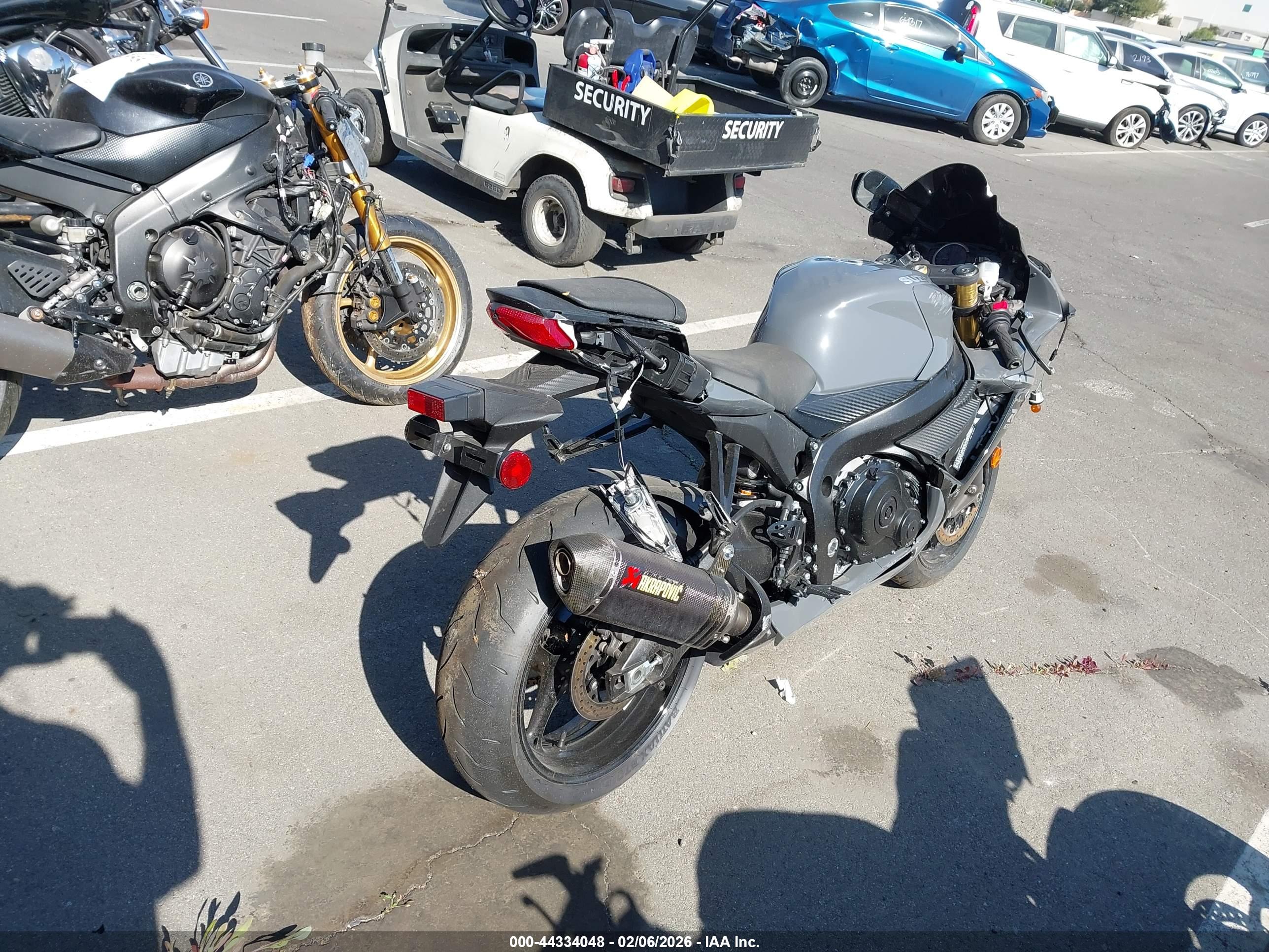 SUZUKI GSX-R750 image 4