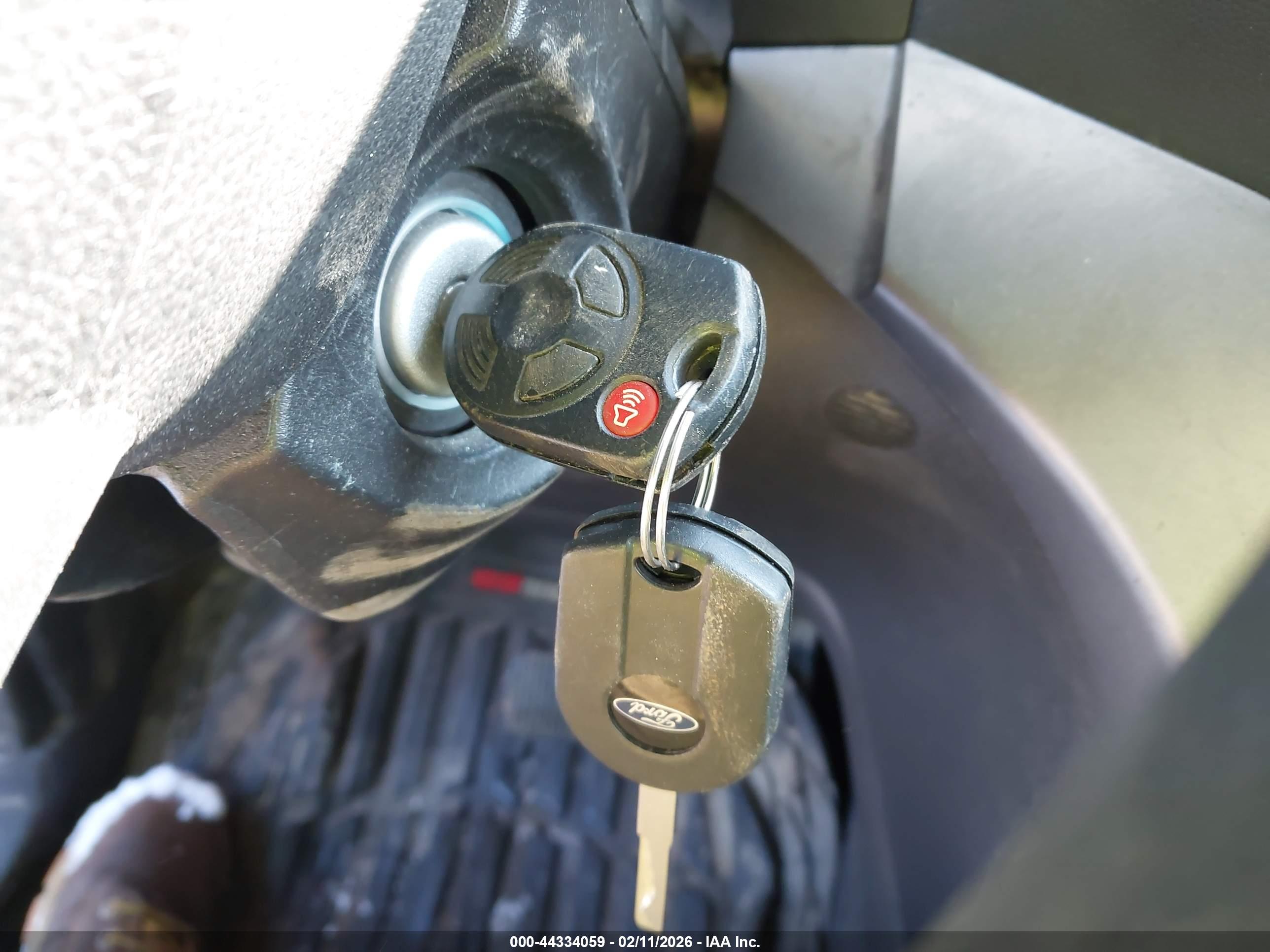 FORD ESCAPE image 11