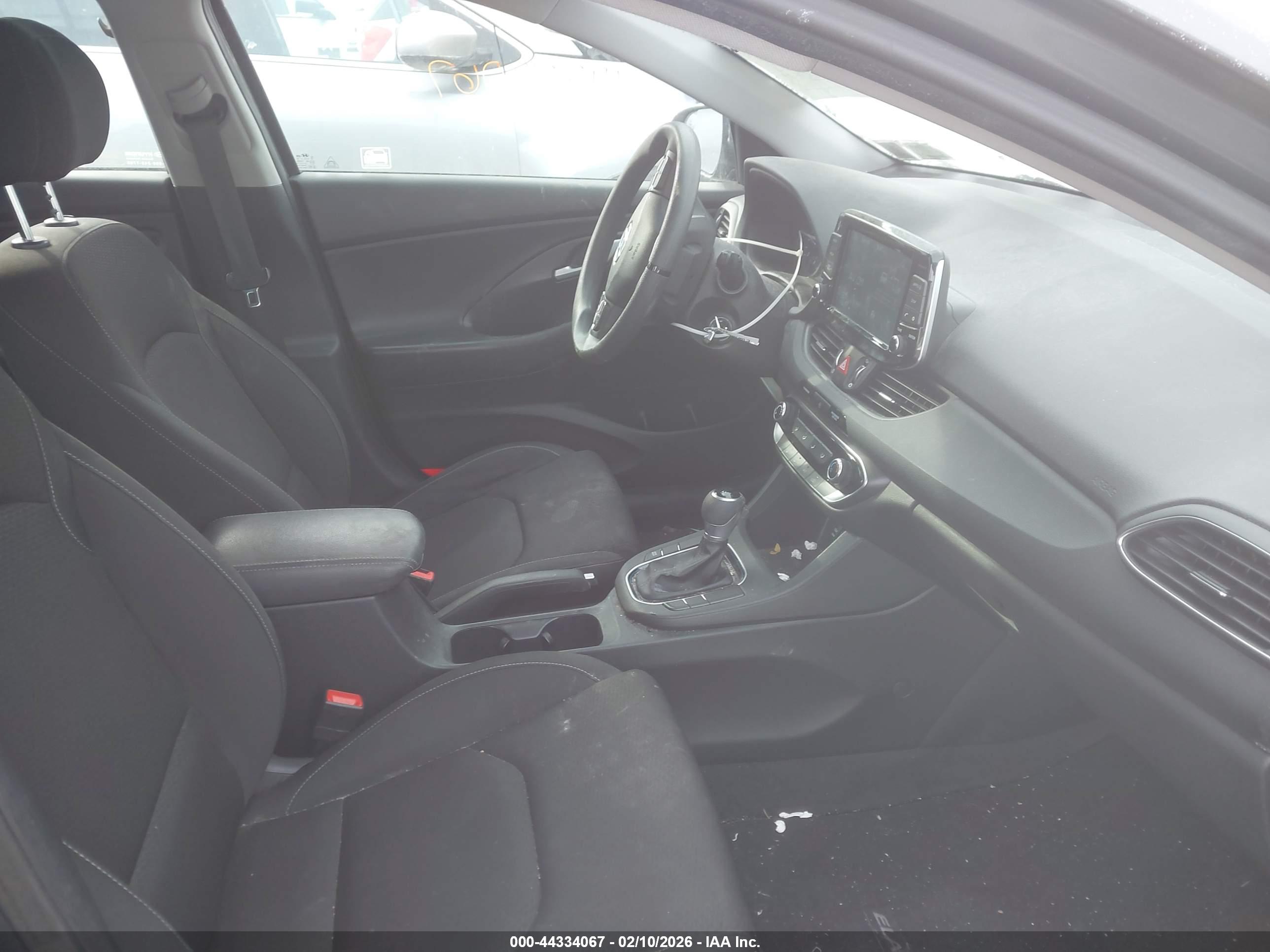 HYUNDAI ELANTRA image 5