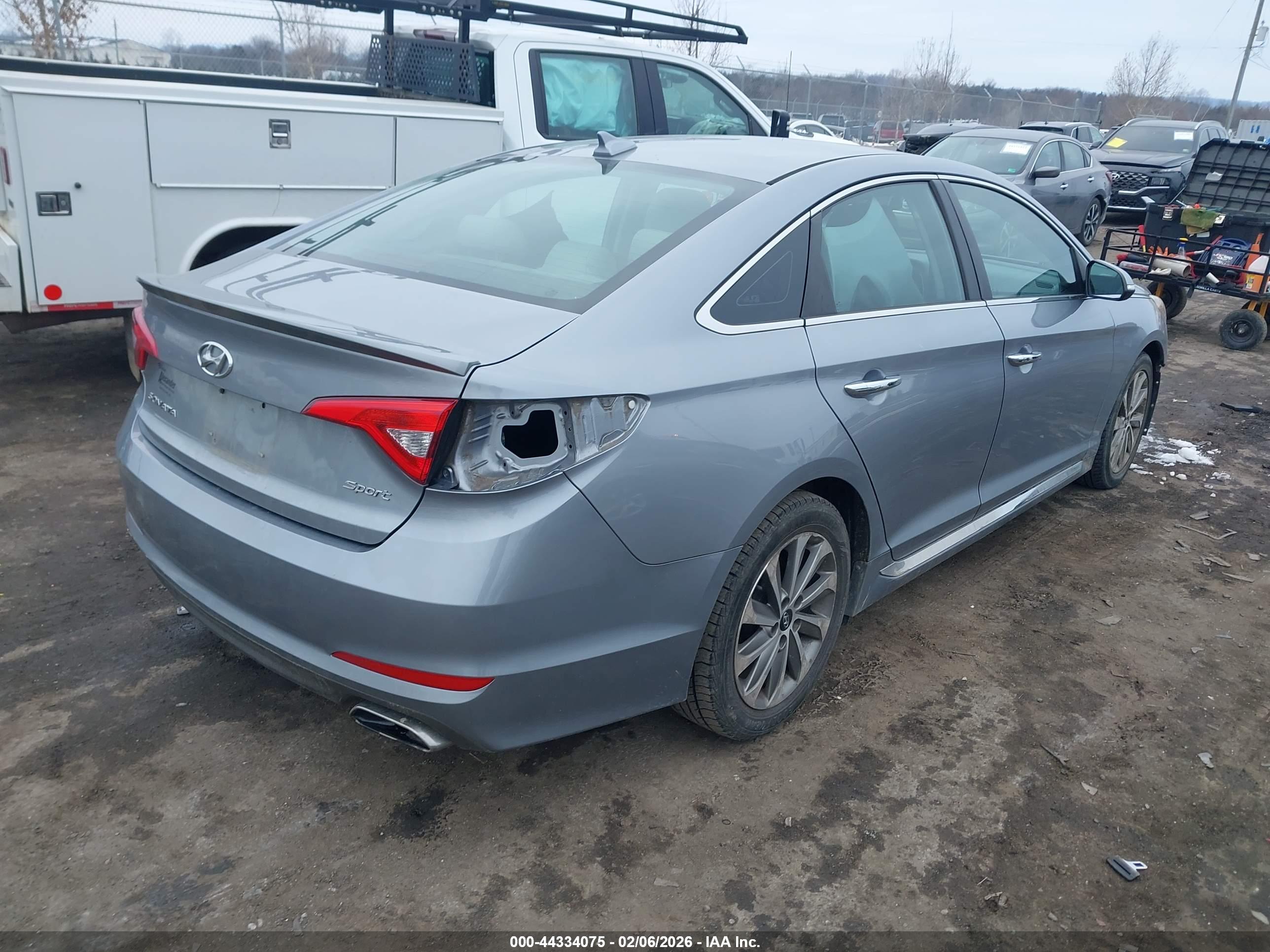HYUNDAI SONATA image 4
