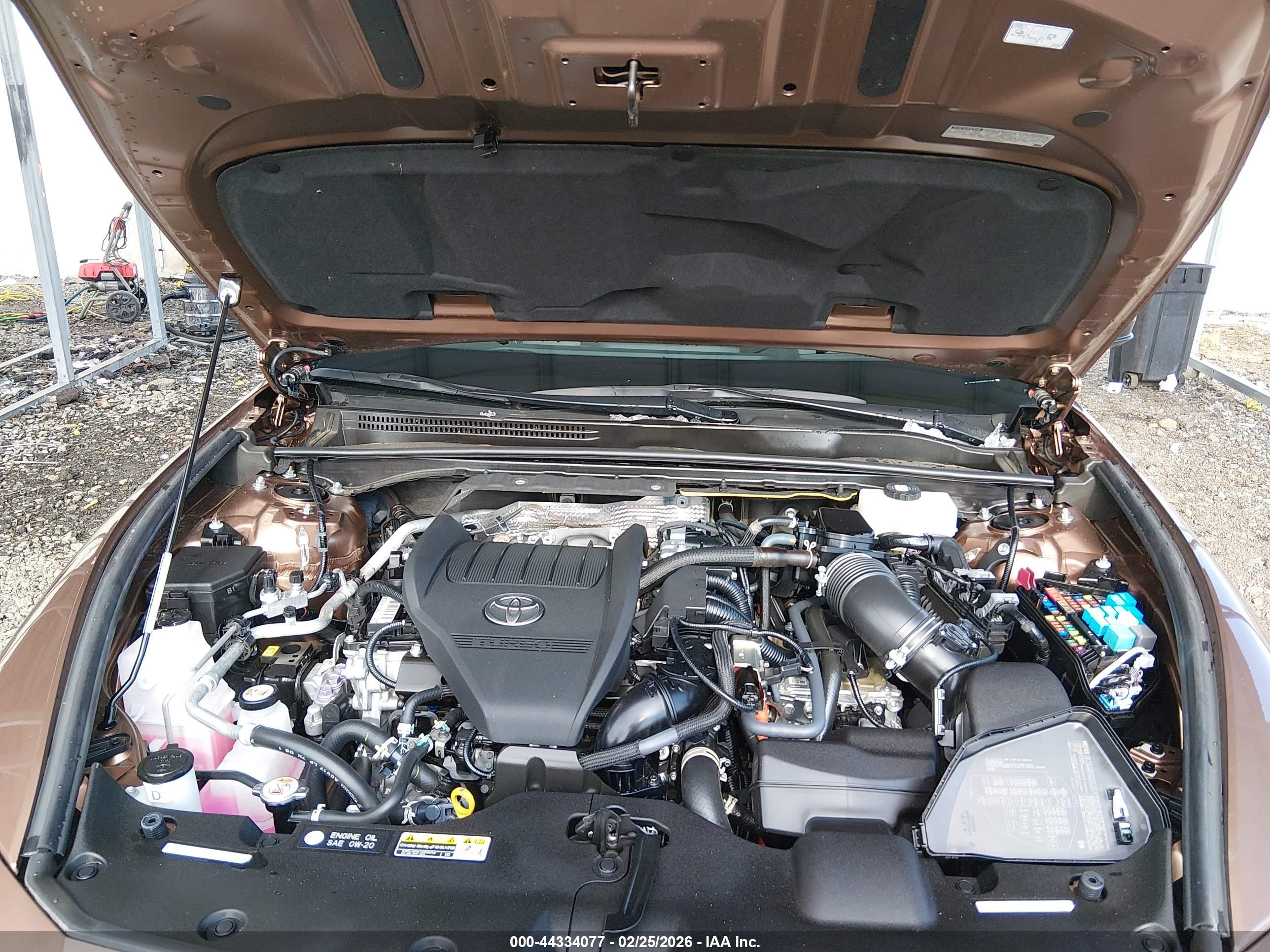 TOYOTA CROWN image 10