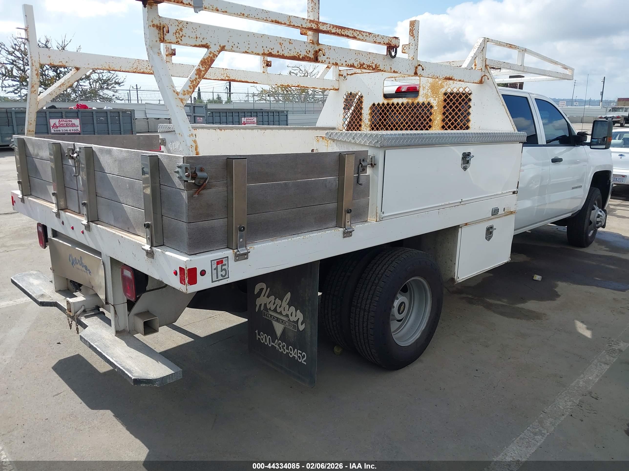 CHEVROLET SILVERADO image 4