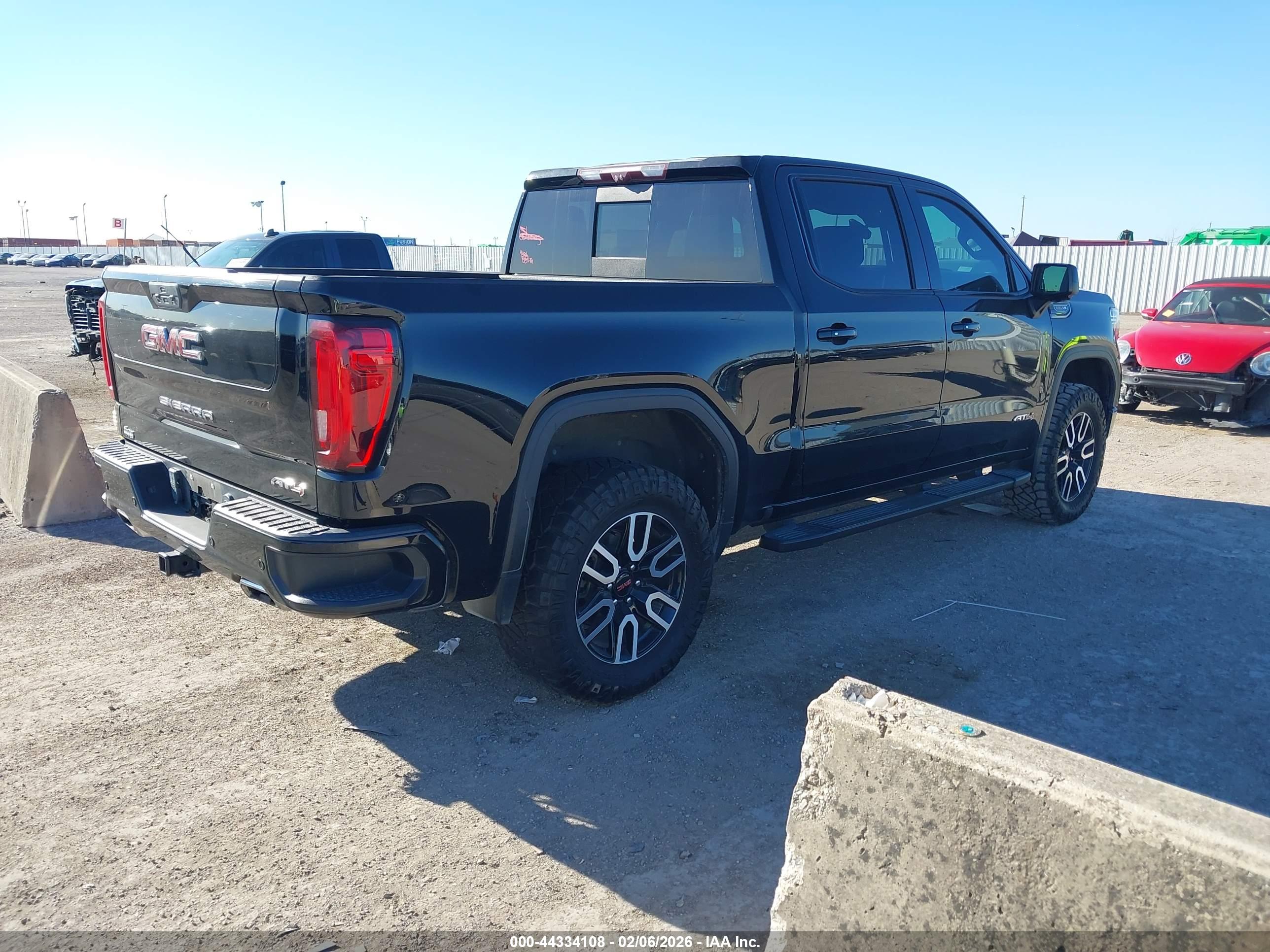 GMC SIERRA image 4