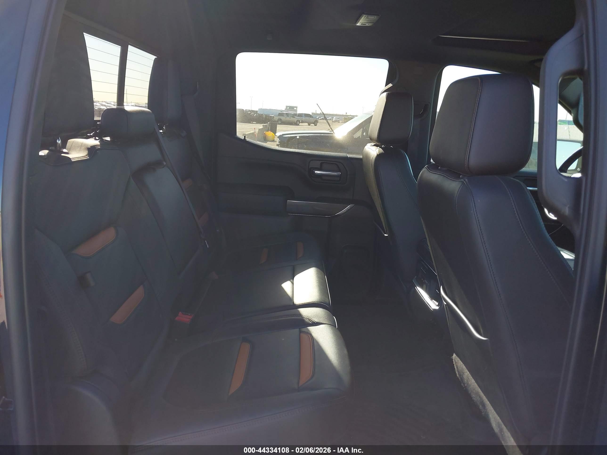 GMC SIERRA image 8