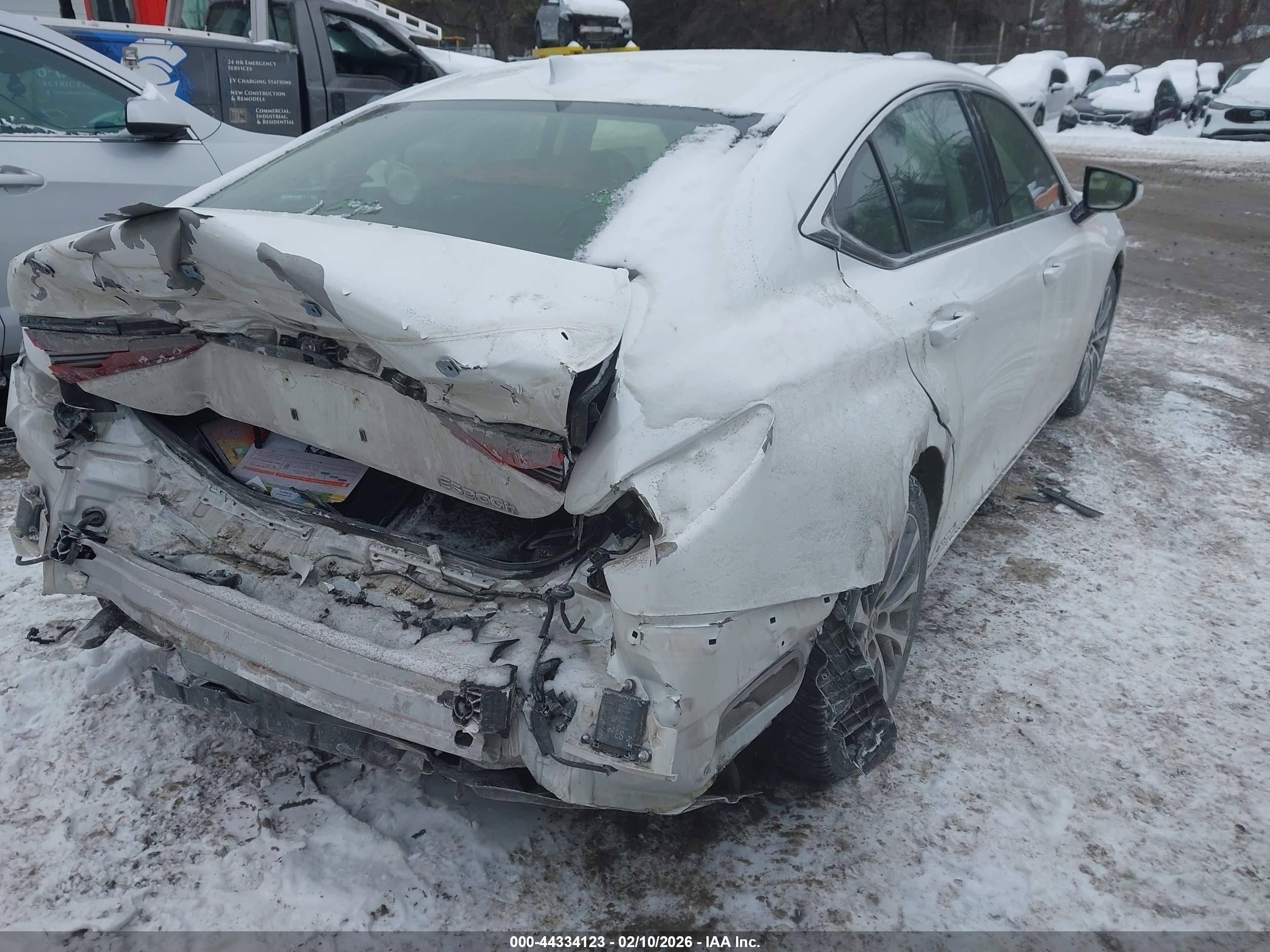 LEXUS ES image 4