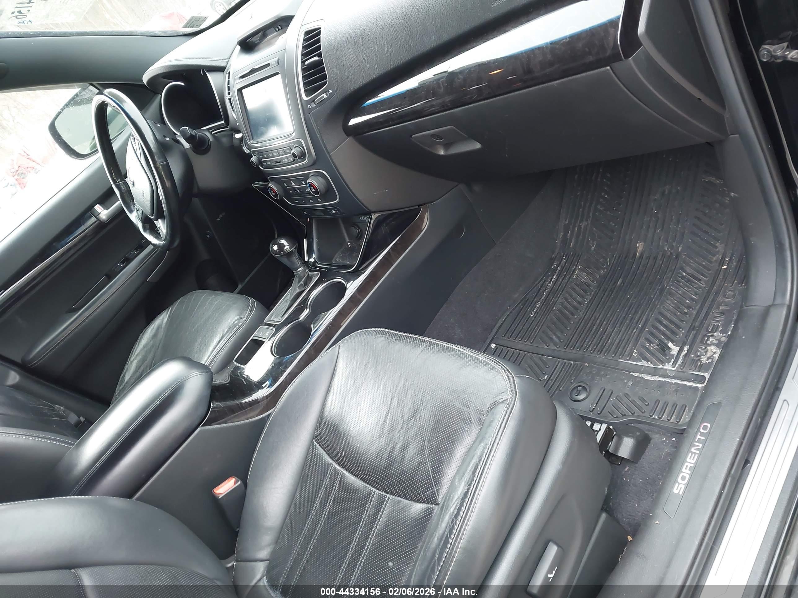 KIA SORENTO image 5
