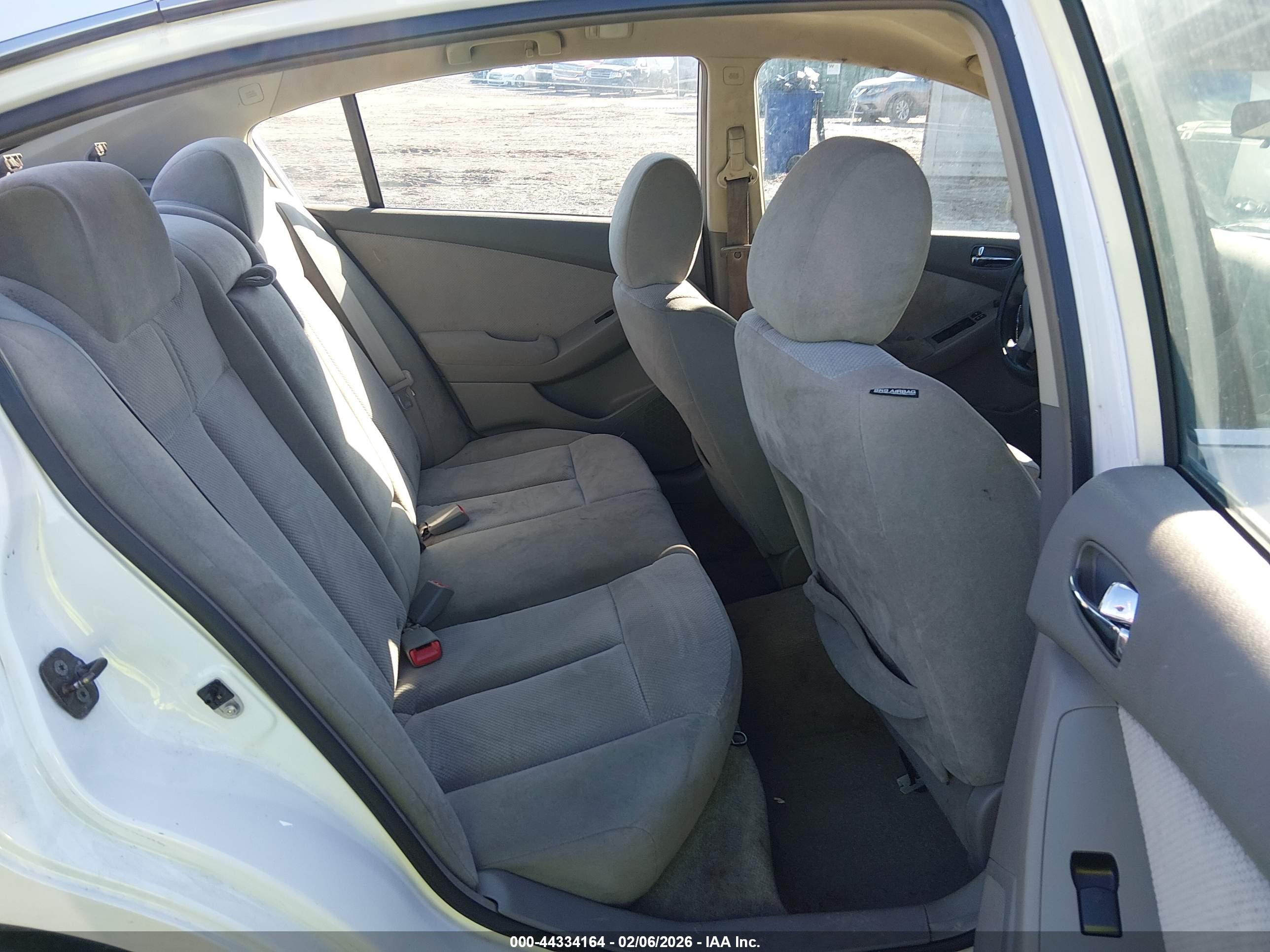 NISSAN ALTIMA image 8