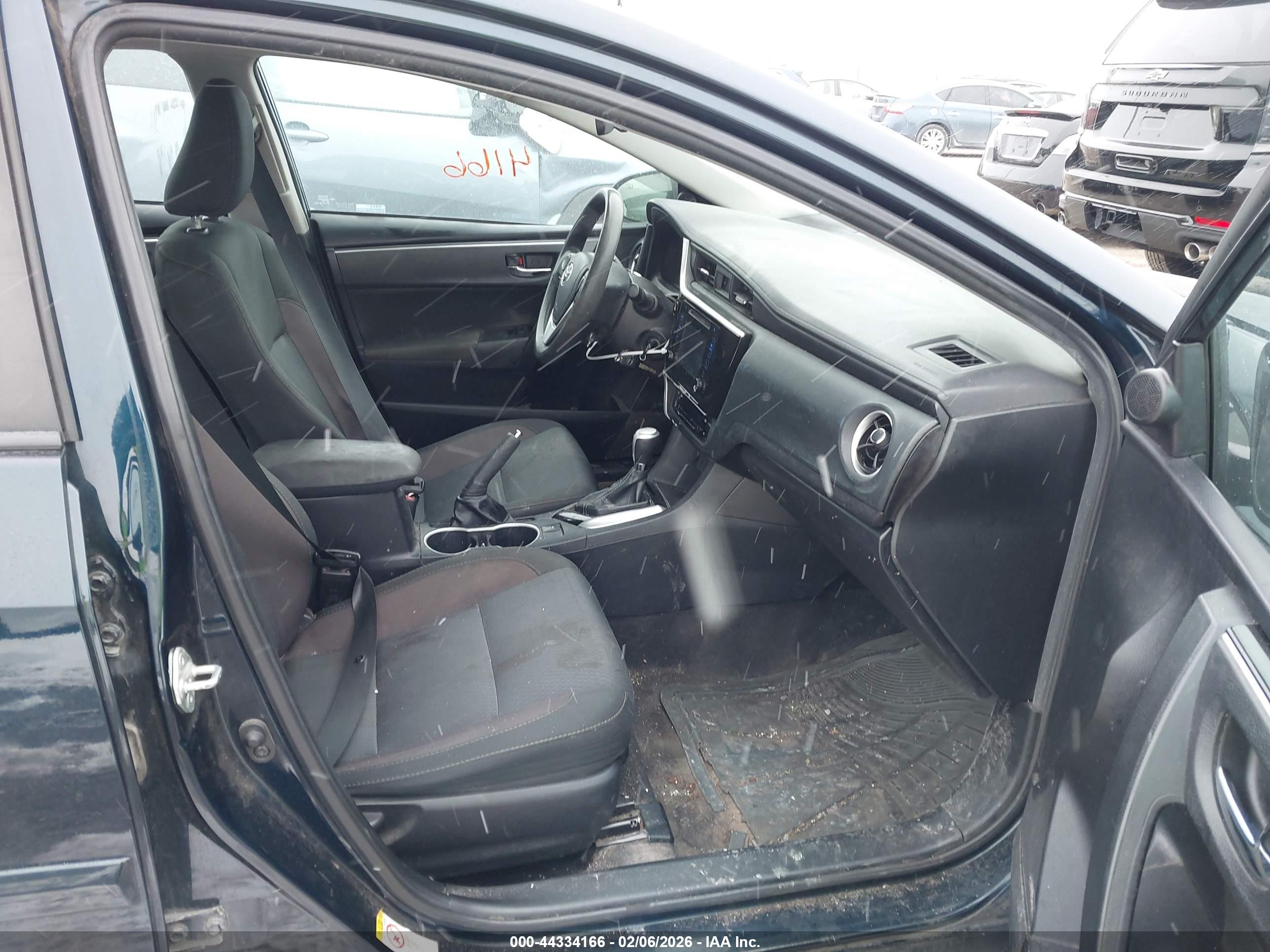TOYOTA COROLLA image 5
