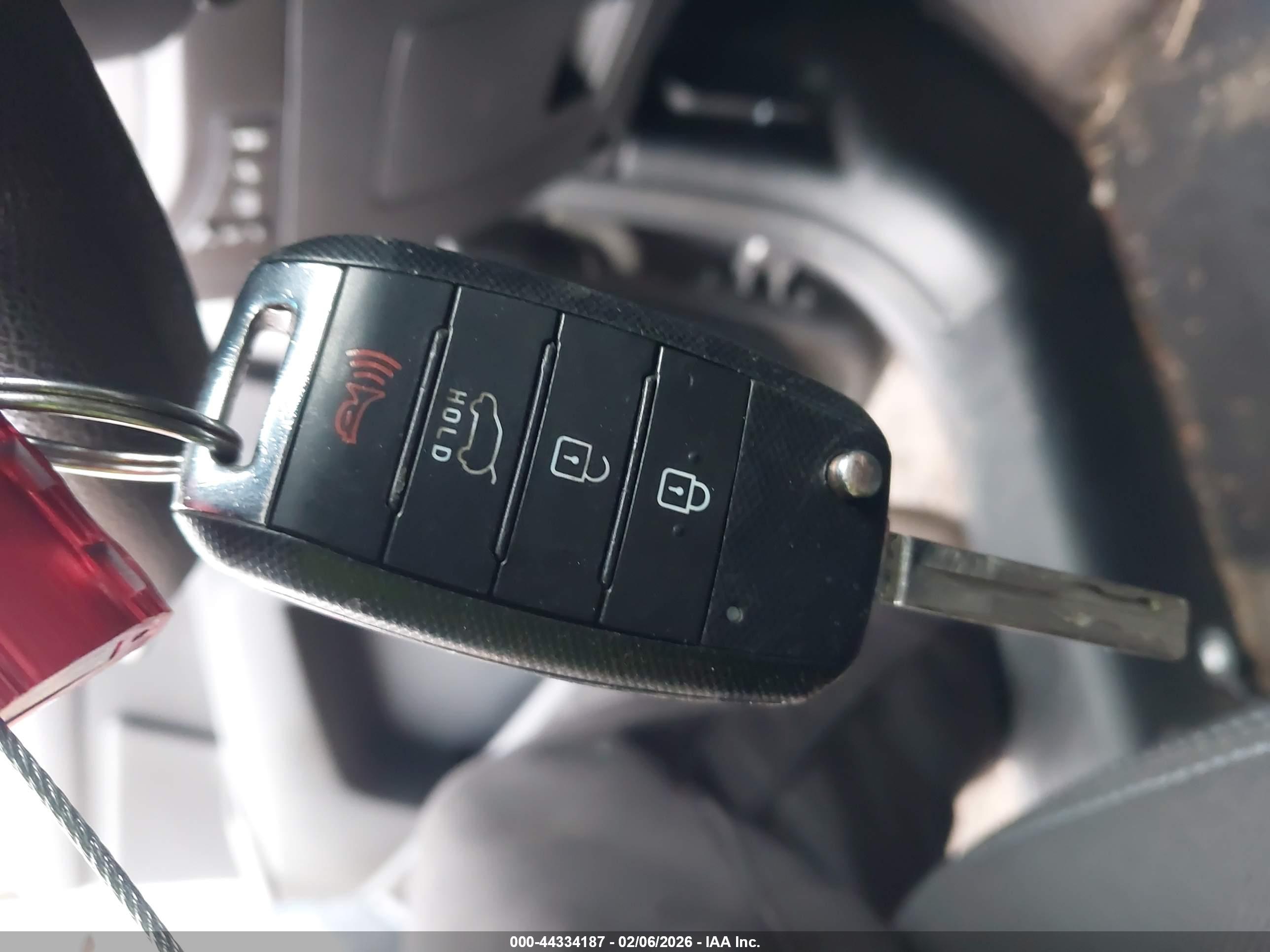 KIA SPORTAGE image 11
