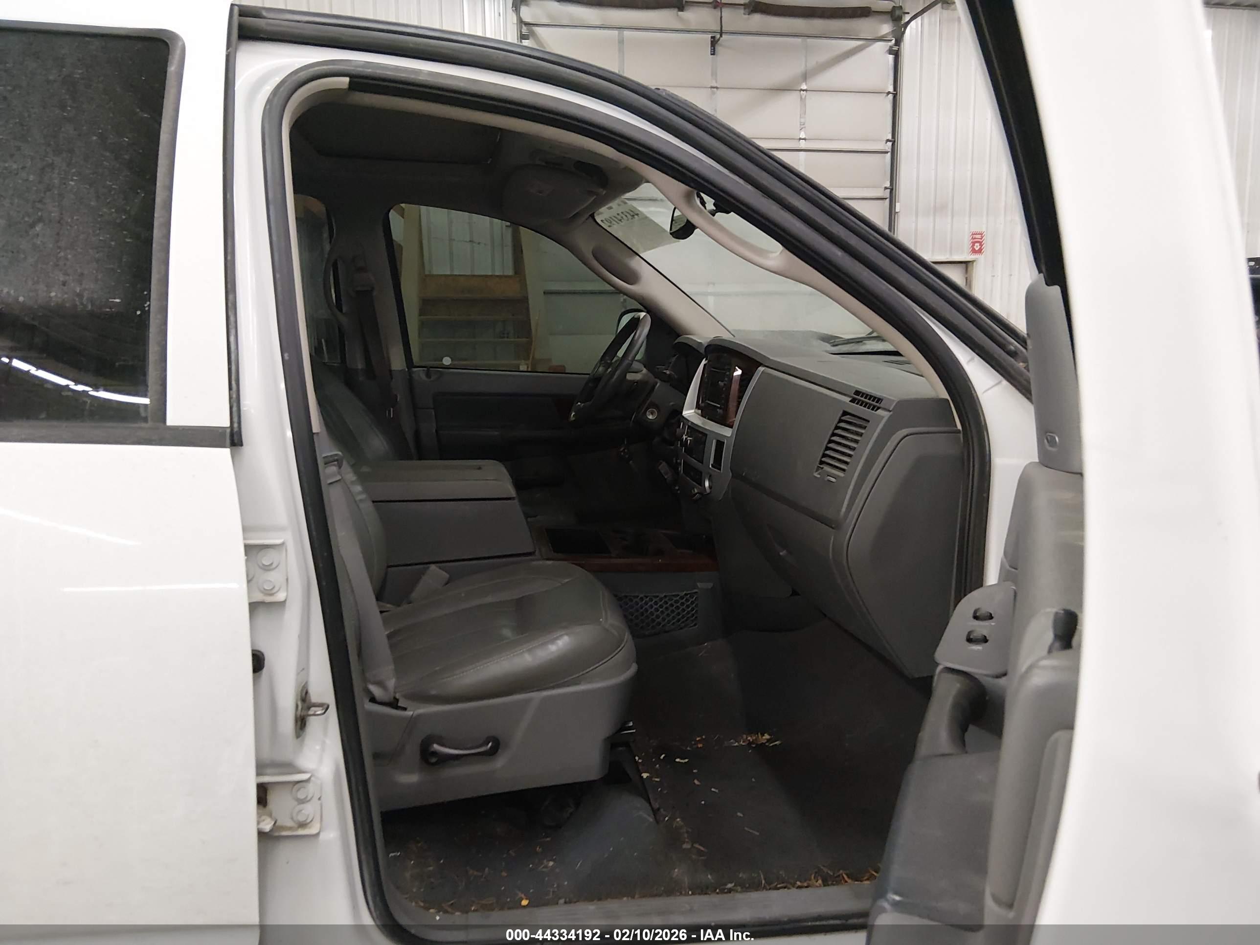 DODGE RAM image 5