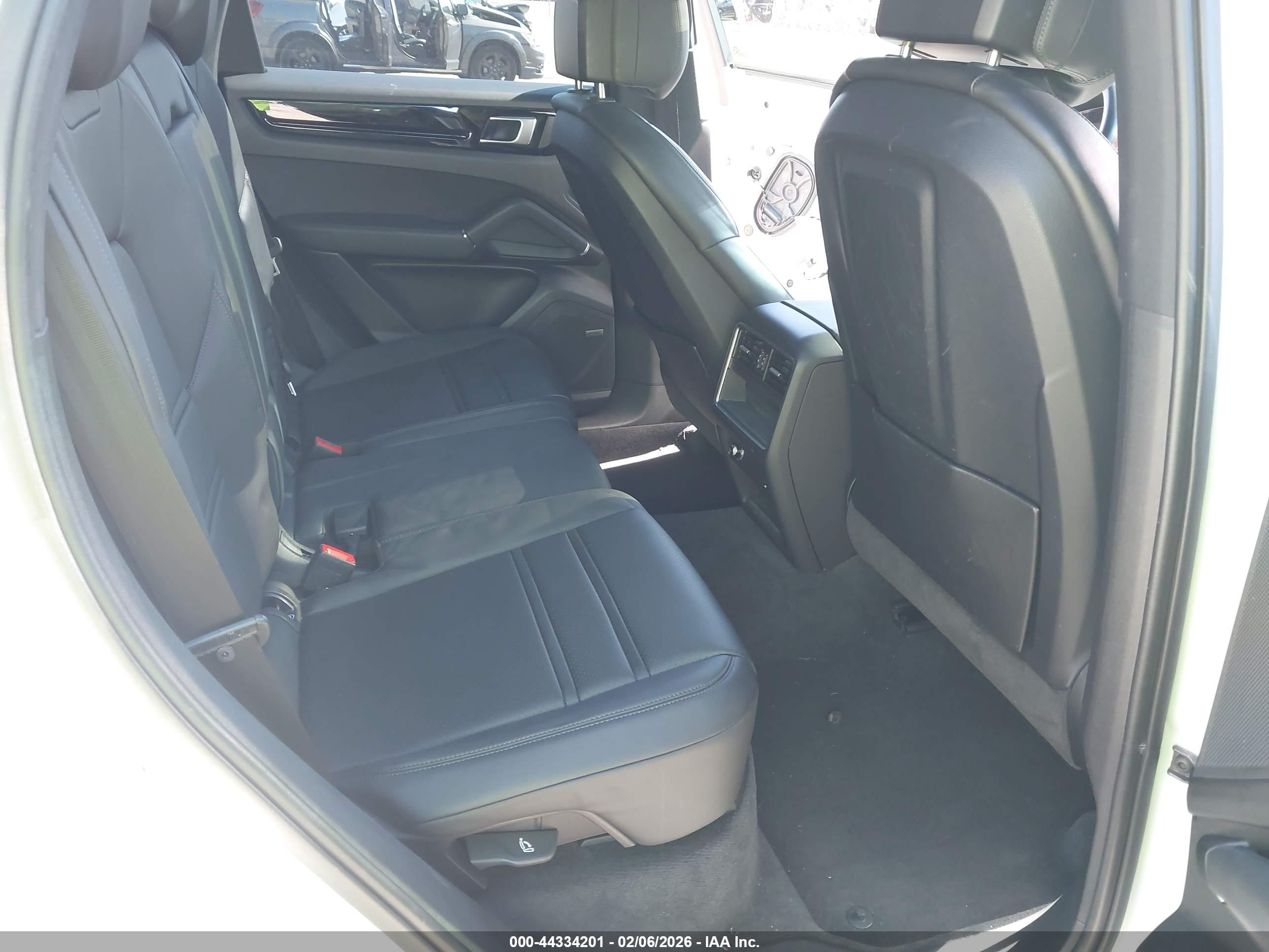 PORSCHE CAYENNE image 8