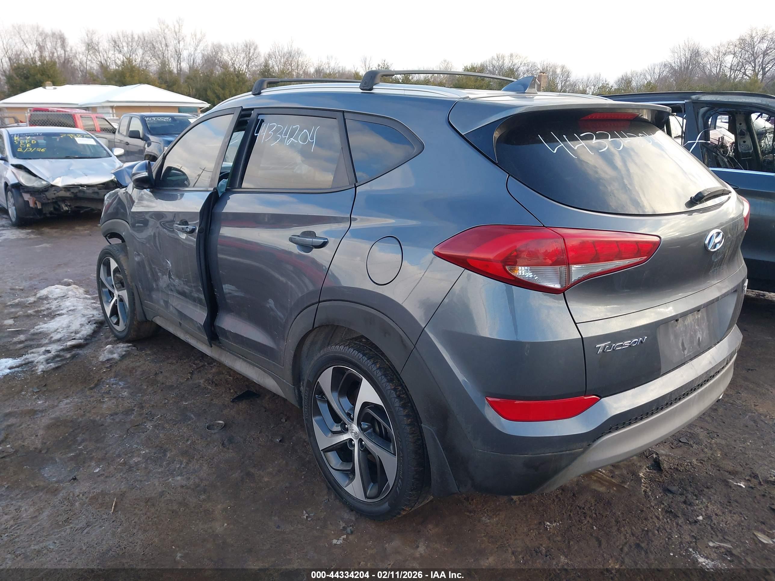 HYUNDAI TUCSON image 3