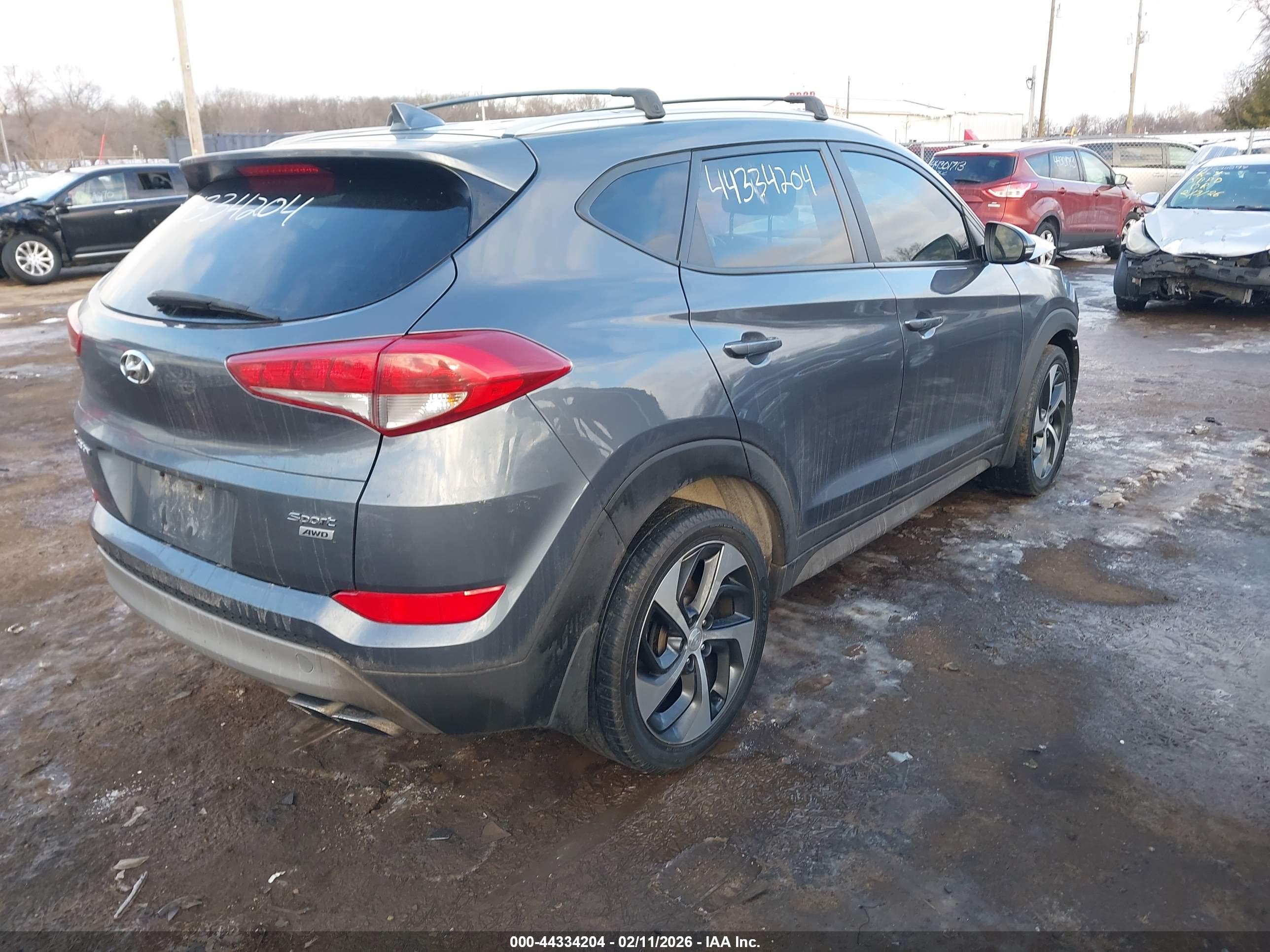 HYUNDAI TUCSON image 4