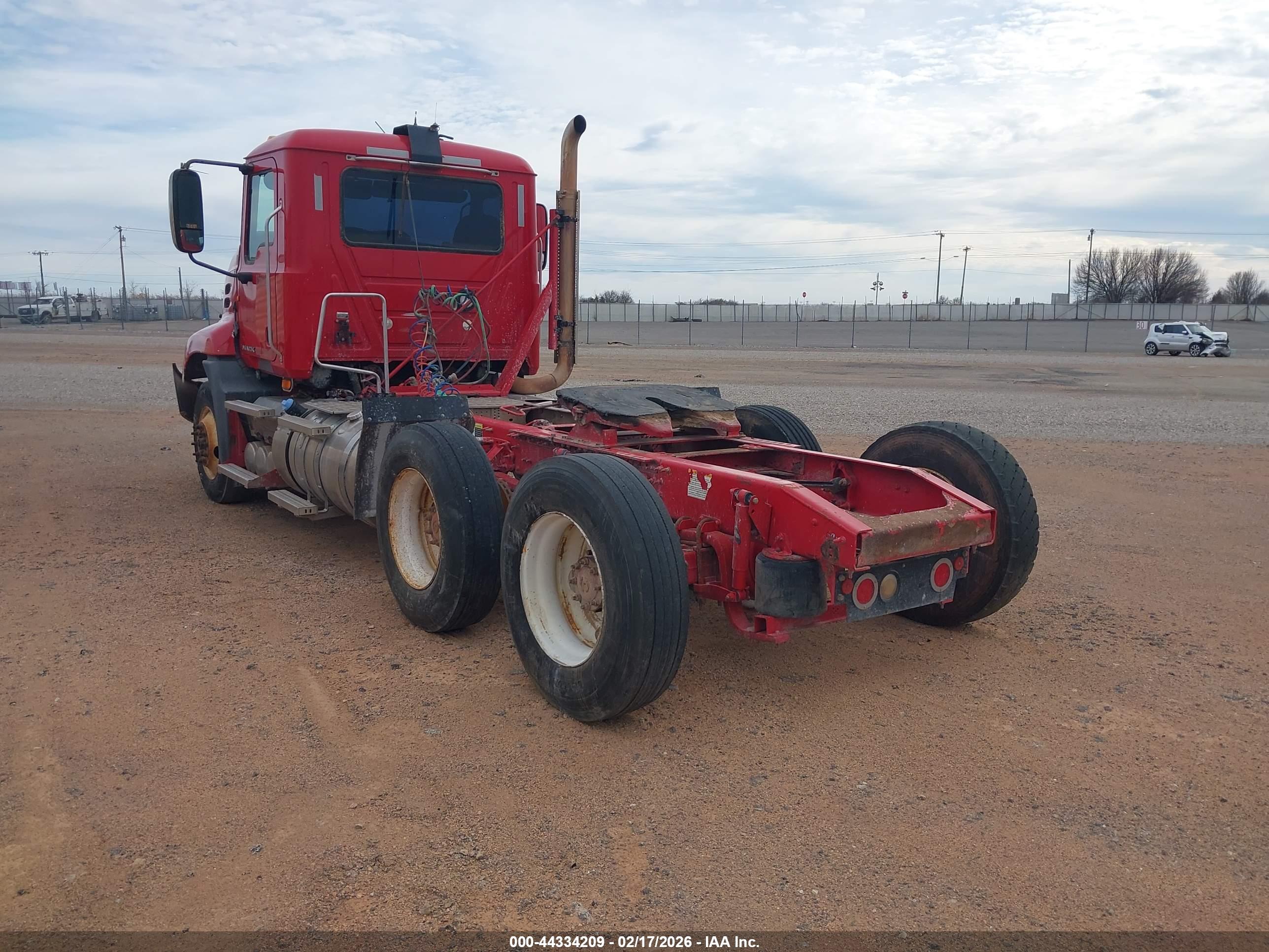 MACK 600 image 3