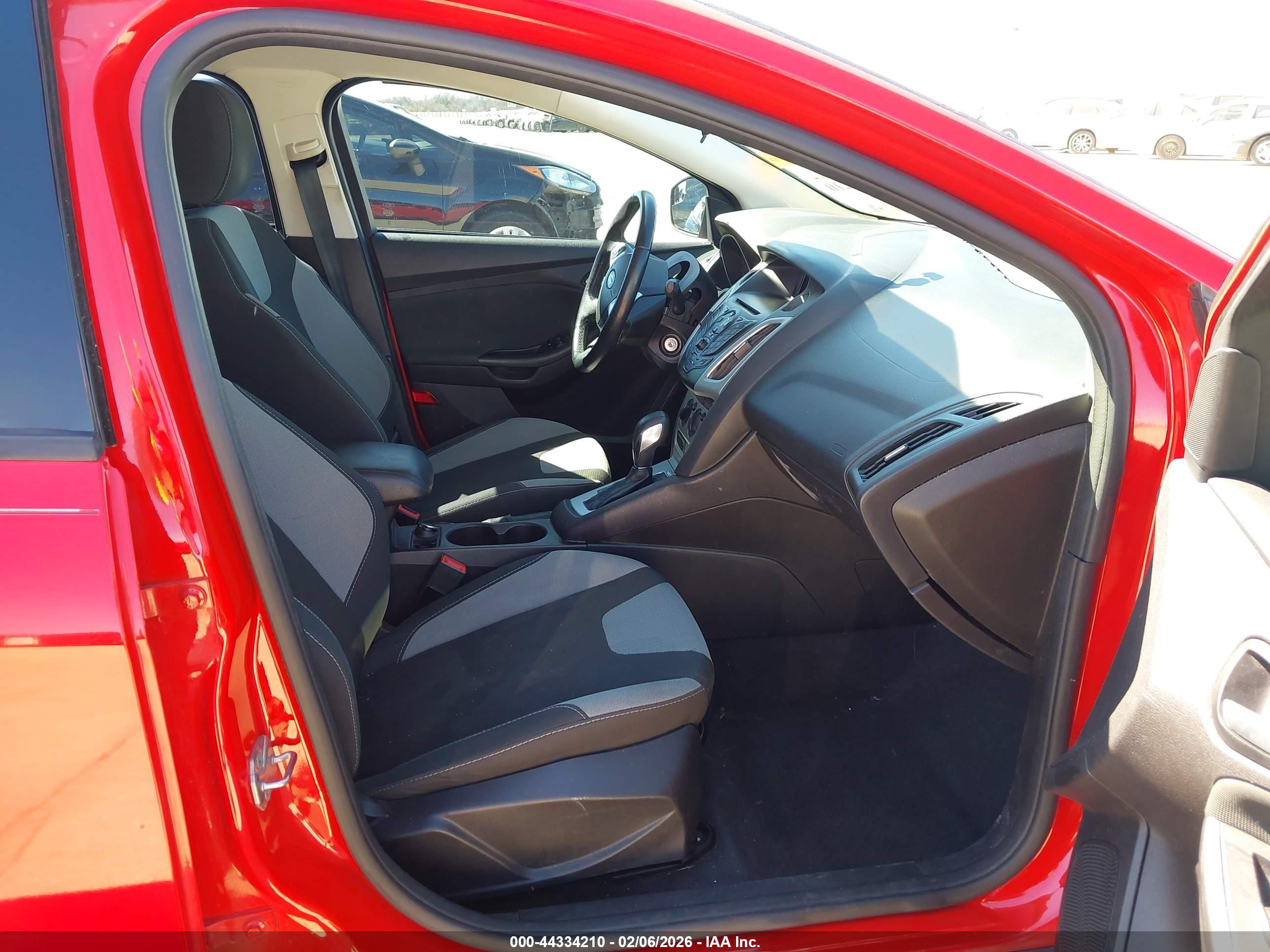 FORD FOCUS image 5