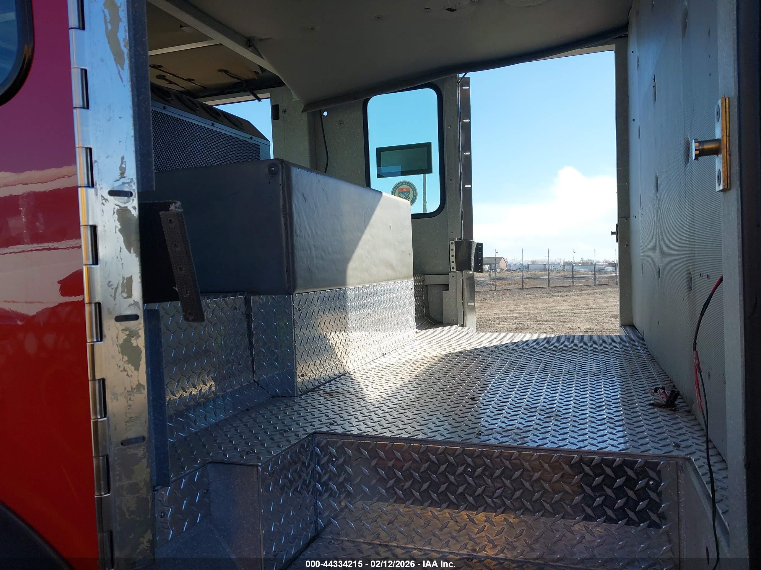 HENDRICKSON FIRETRUCK image 8