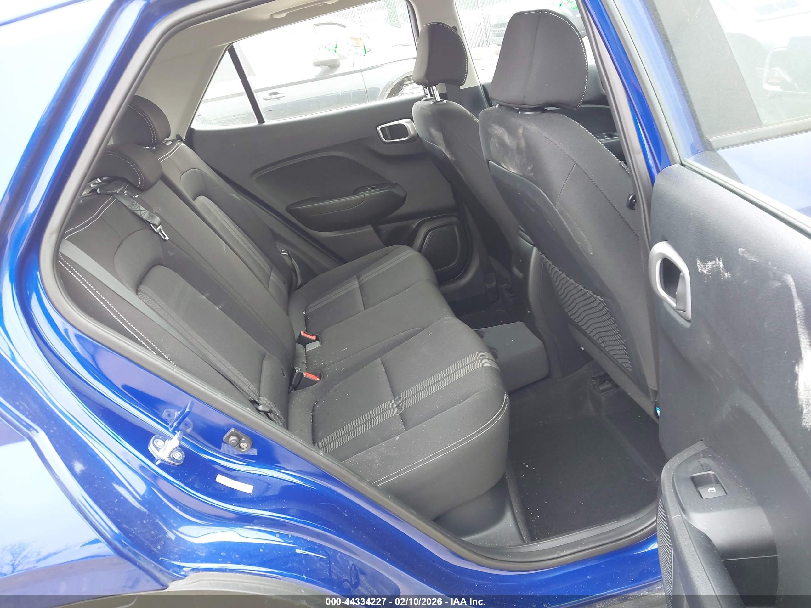 HYUNDAI VENUE image 8