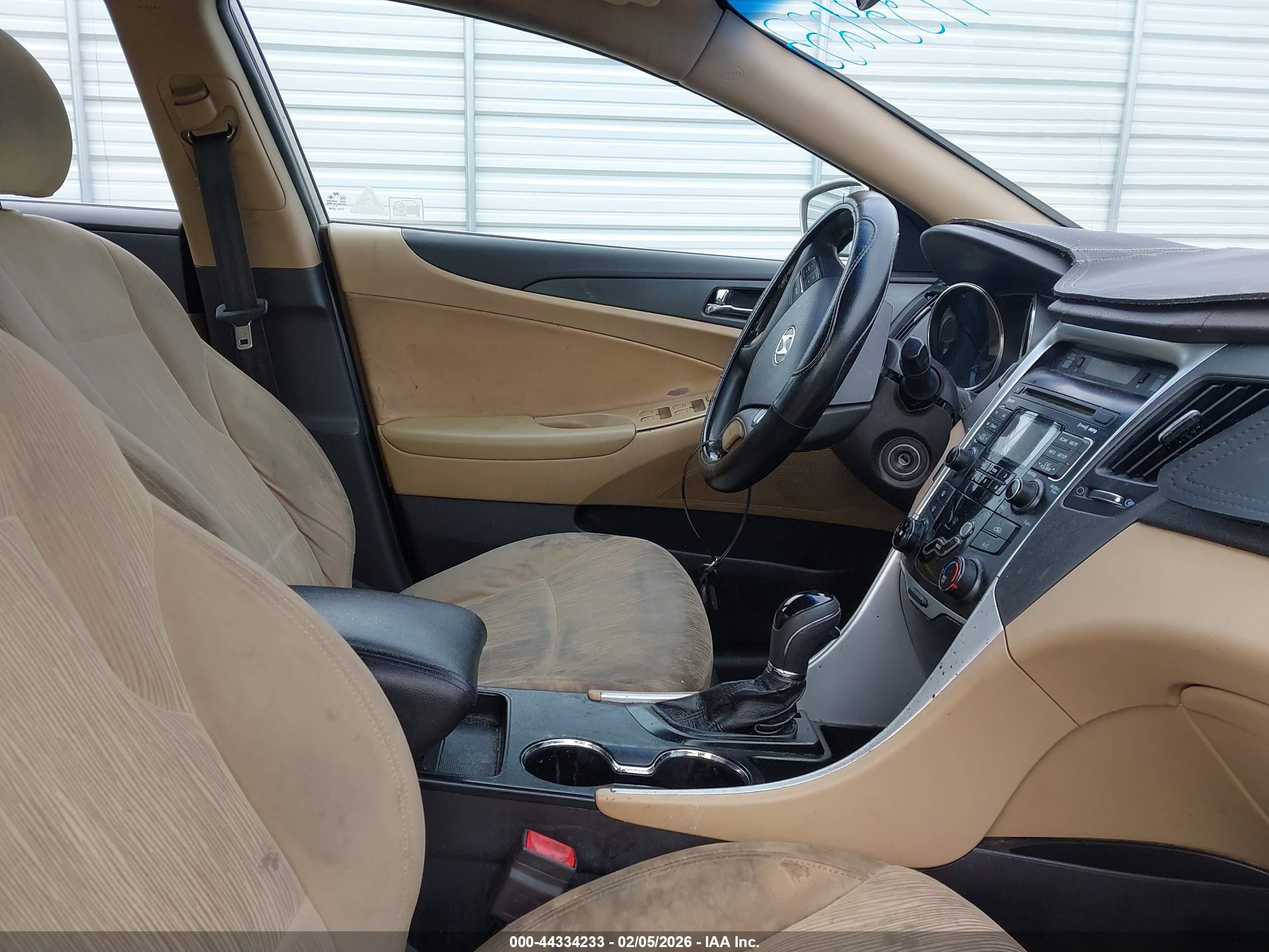 HYUNDAI SONATA image 5