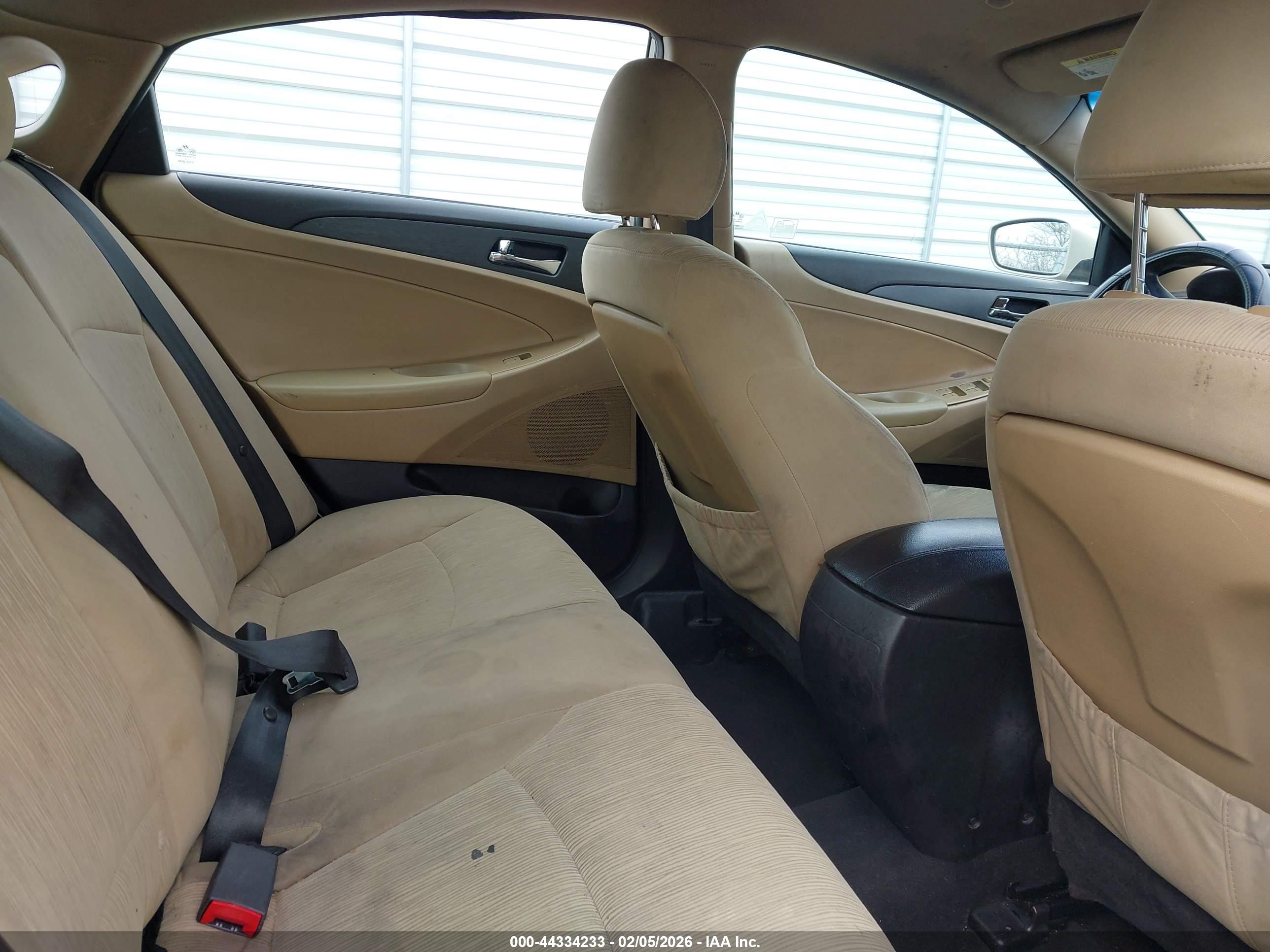 HYUNDAI SONATA image 8